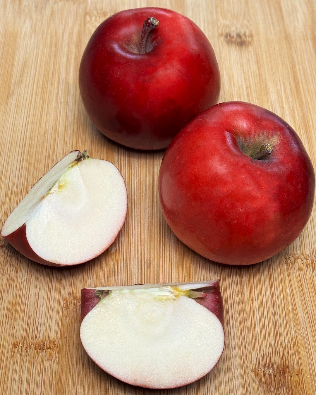 Named for their rich red color and native state of Idaho, Ida Red apples have a mild, sweet and tangy flavor and a juicy, crisp and crunchy texture. A true all purpose apple, Ida Red is delicious fresh and holds its shape well when baked. 🥧 Check ou