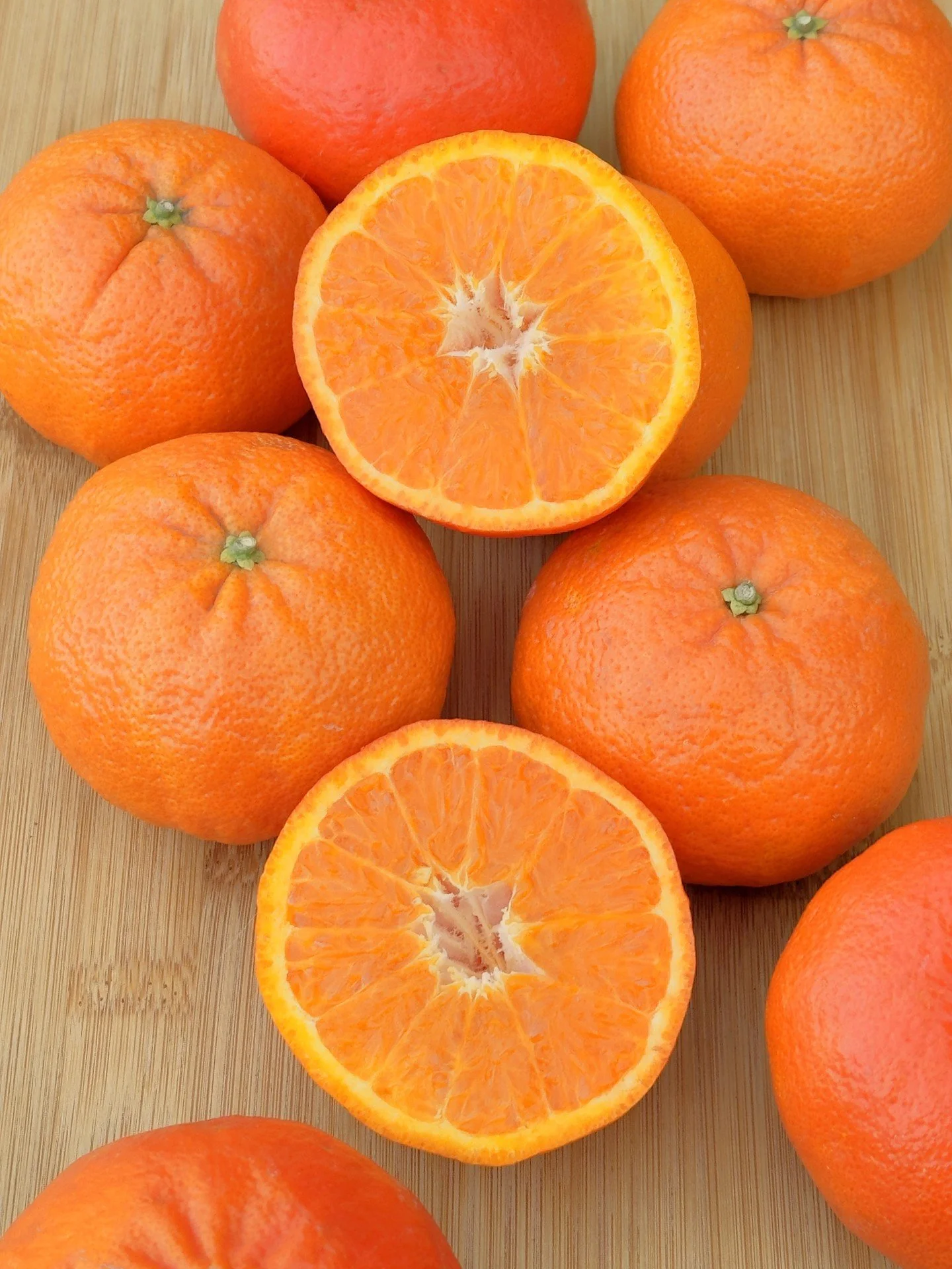 Will you be my TDE and read about our Peak Picks of Week?

🍊 Send your shoppers a valentine in the form of sweet and tart TDE mandarins. TDE = Temple, Dancy and Encore, a triple cross that brings the best of all three into one crave-worthy mandarin.