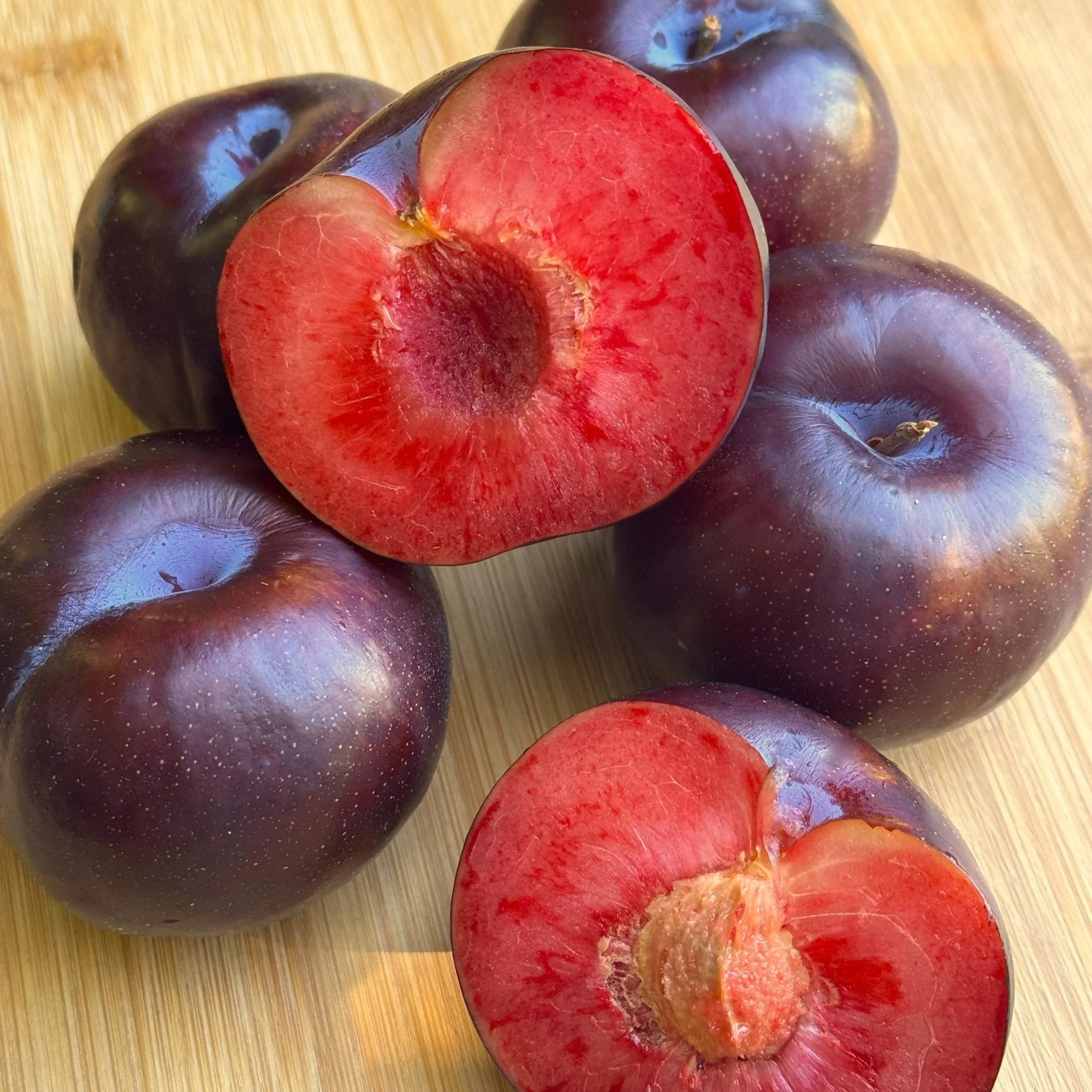 Ebony Rose Pluots