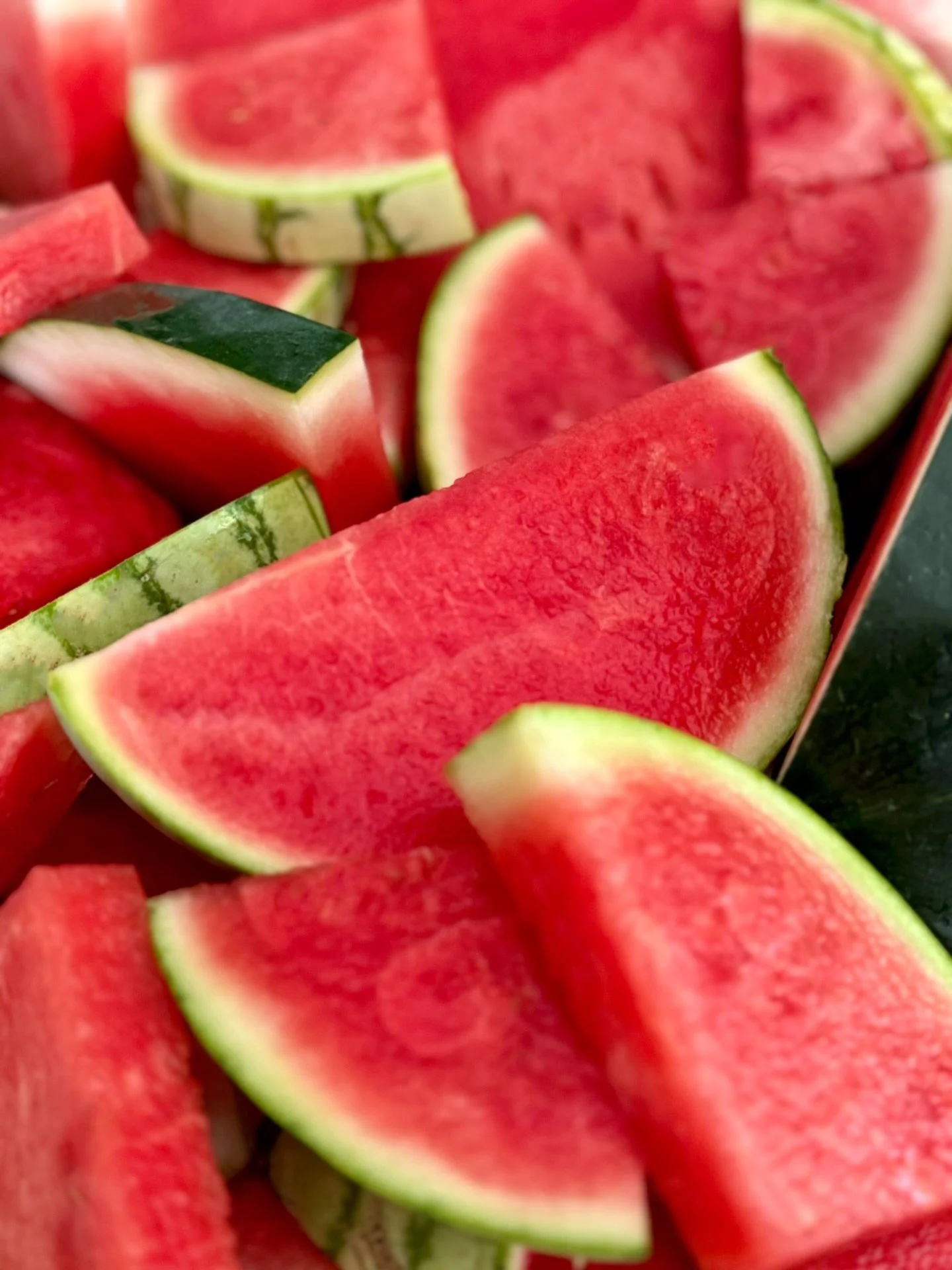 🍉 Melon Magic Is Back, and the Season Is Off to an Early Start! 🍉

OGC&rsquo;s Melon Buyer Rachel Pienovi reports that warm conditions across the California desert pushed the crop ahead by a few weeks, with quality looking solid right out of the ga