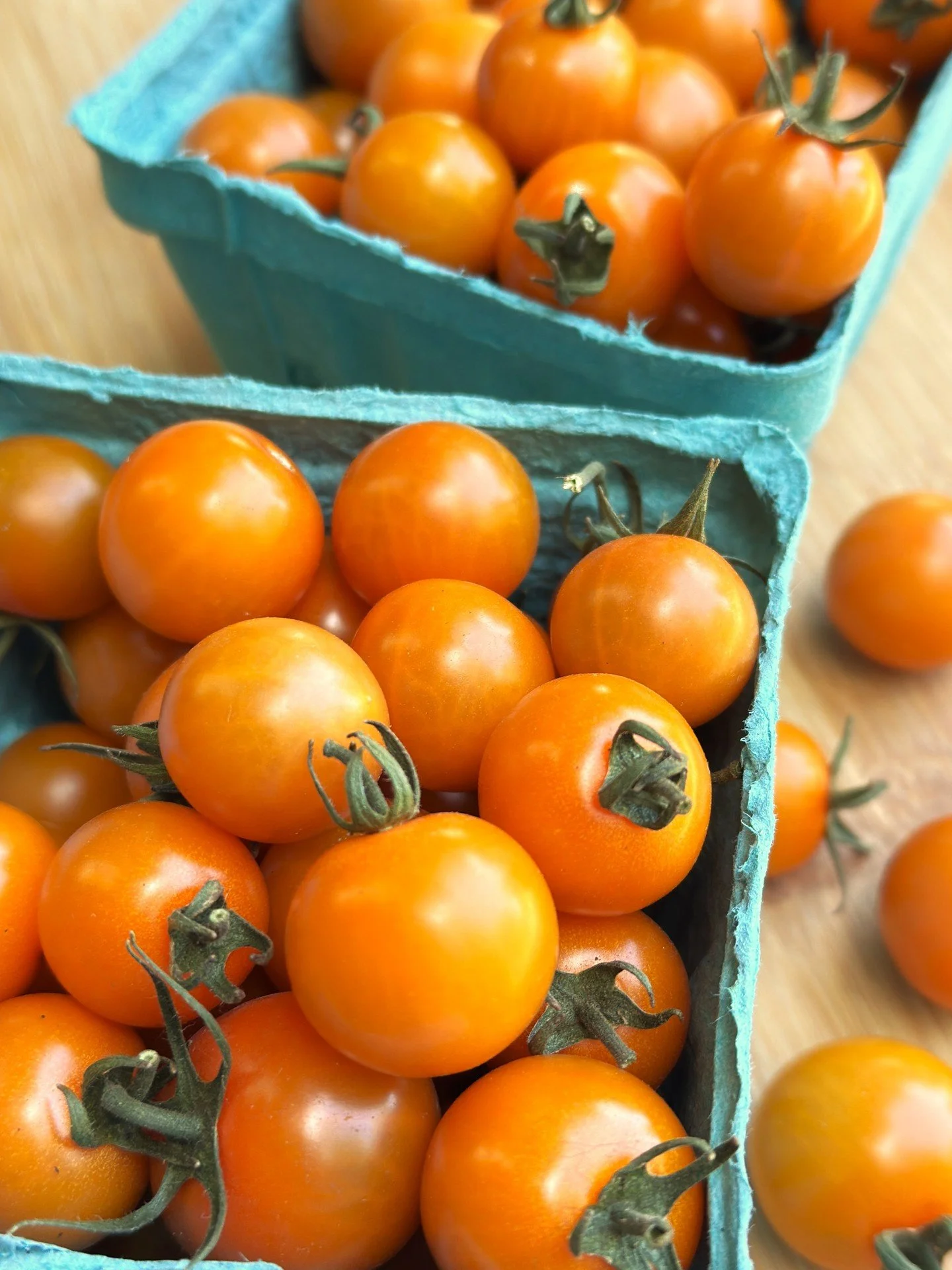 It&rsquo;s all NW all the time with these peak picks of the week!

NW Sungold Tomatoes 
Crisp, tender and juicy, these toms pop with a super sweet, fruity flavor mixed with savory, tropical undertones. 

NW Charentais Melon 
With extra sweet, orange 