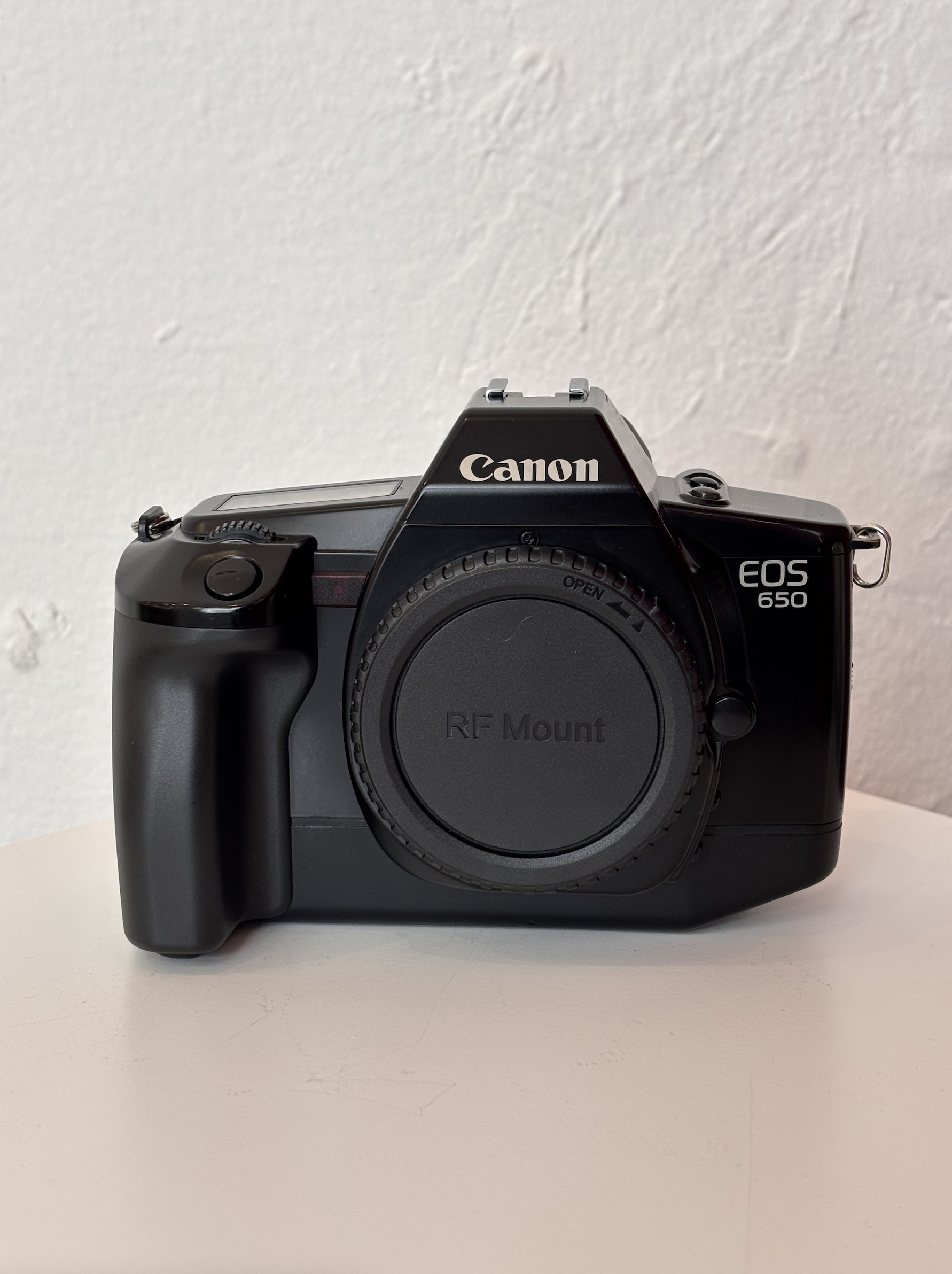 Canon EOS 650 Film Camera Body Only