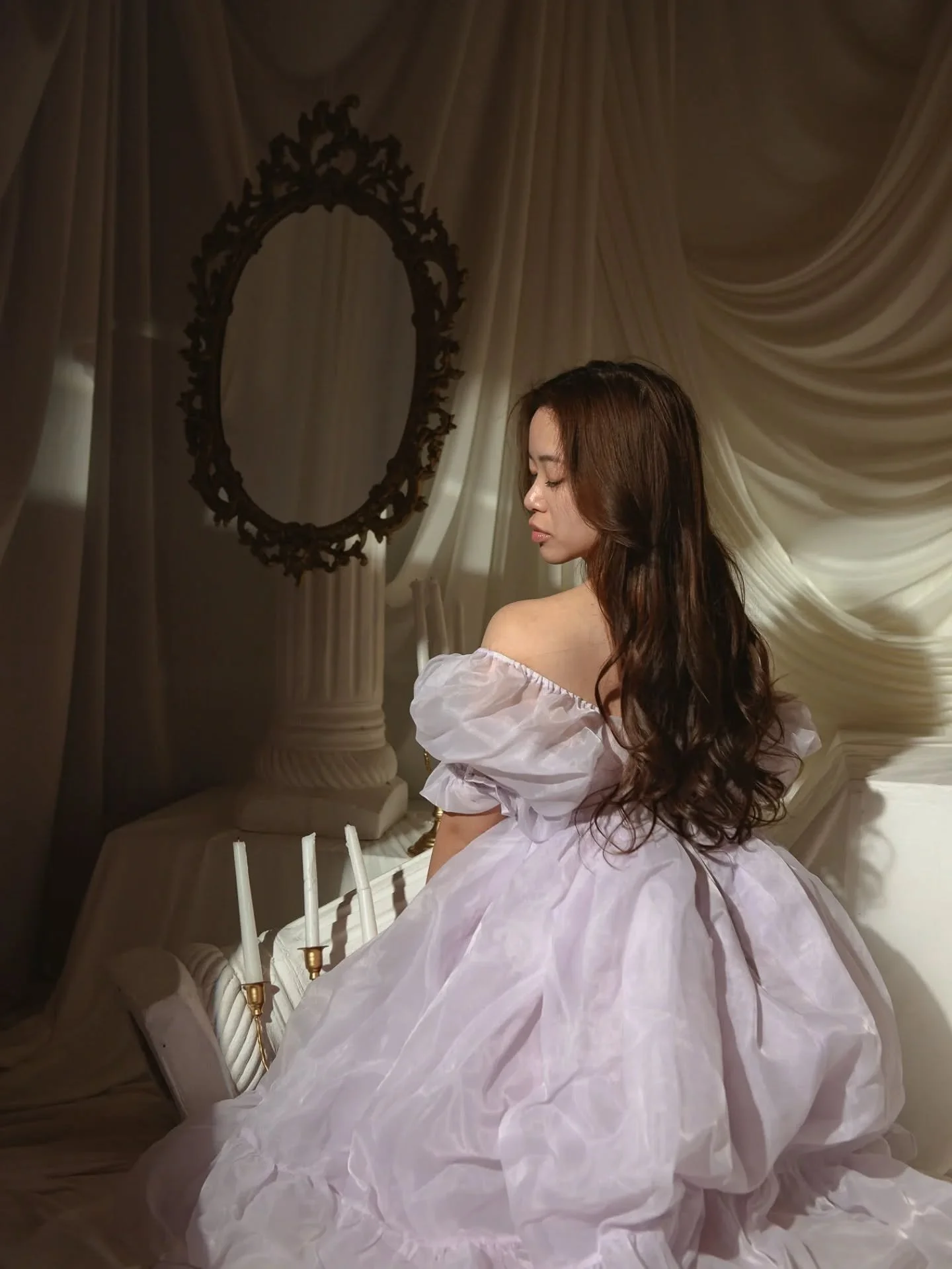 Always hunting for fun studio set ups!
Braving the cold and major train delays this winter - yes this is actually one from this year 🤣

Model: @replaythepun 
Studio: @ace.shot.you 

Day 3 of #StanDareToPost