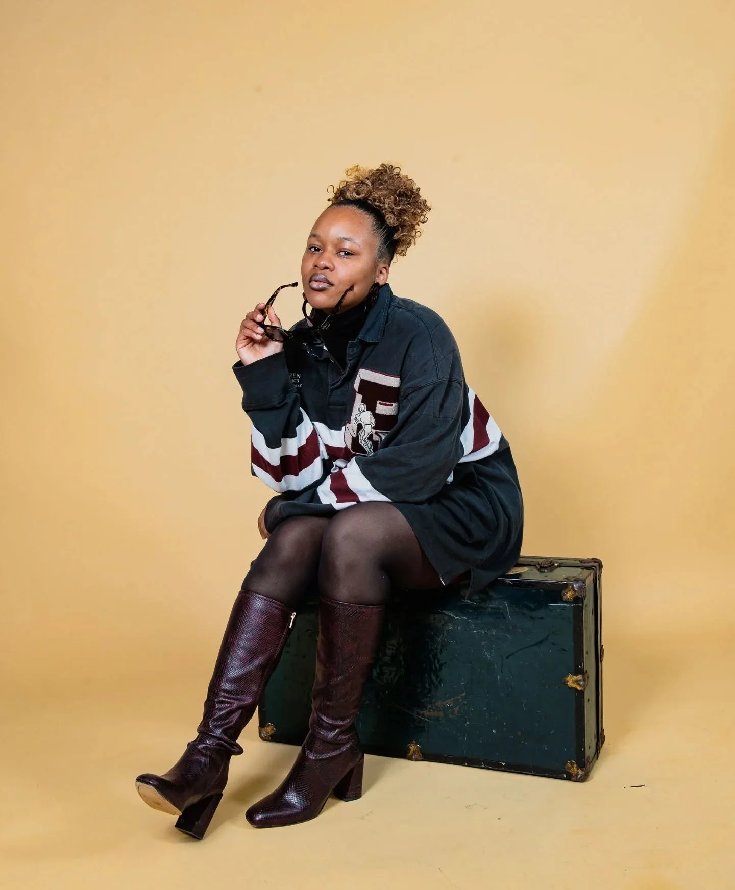 Always a props girl  @nightdreamzcollective  and @brielleani

I brought backdrop and it didn't really match the vibe - soooo leaving that for another day. Luckily the studio had tons to play with. 

Sorry for the repost. insta cropped weird. 
Day 9 @