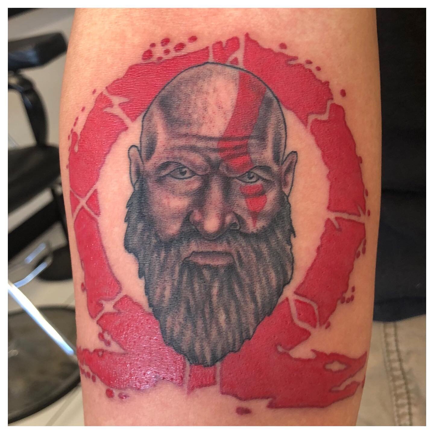 Started my day with this #kratos #tattoo from #godofwar . #kratostattoo #godofwartattoo #myclientsrule #homewardboundtattoo #wisconsintattooartist