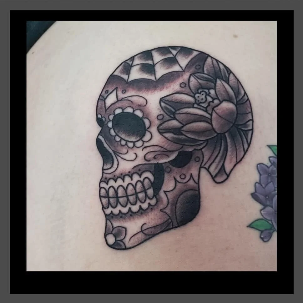 #sugarskulltattoo #diasdelosmuertostattoo #blackberrytattoo #skulltattoo #floraltattoo #lotustattoo #homewardboundtattoo
