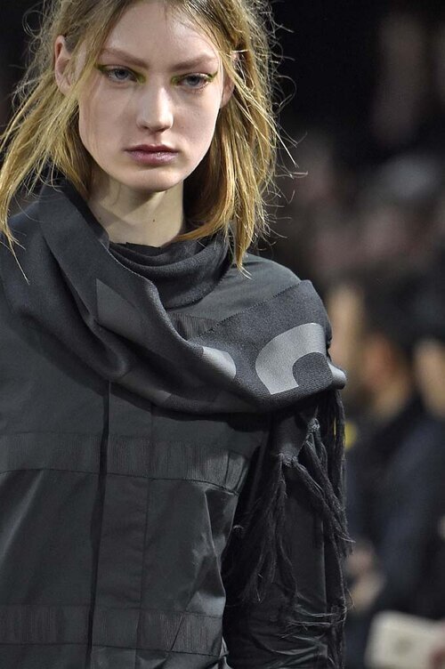 LOGOSCARF+-+B34668.jpeg