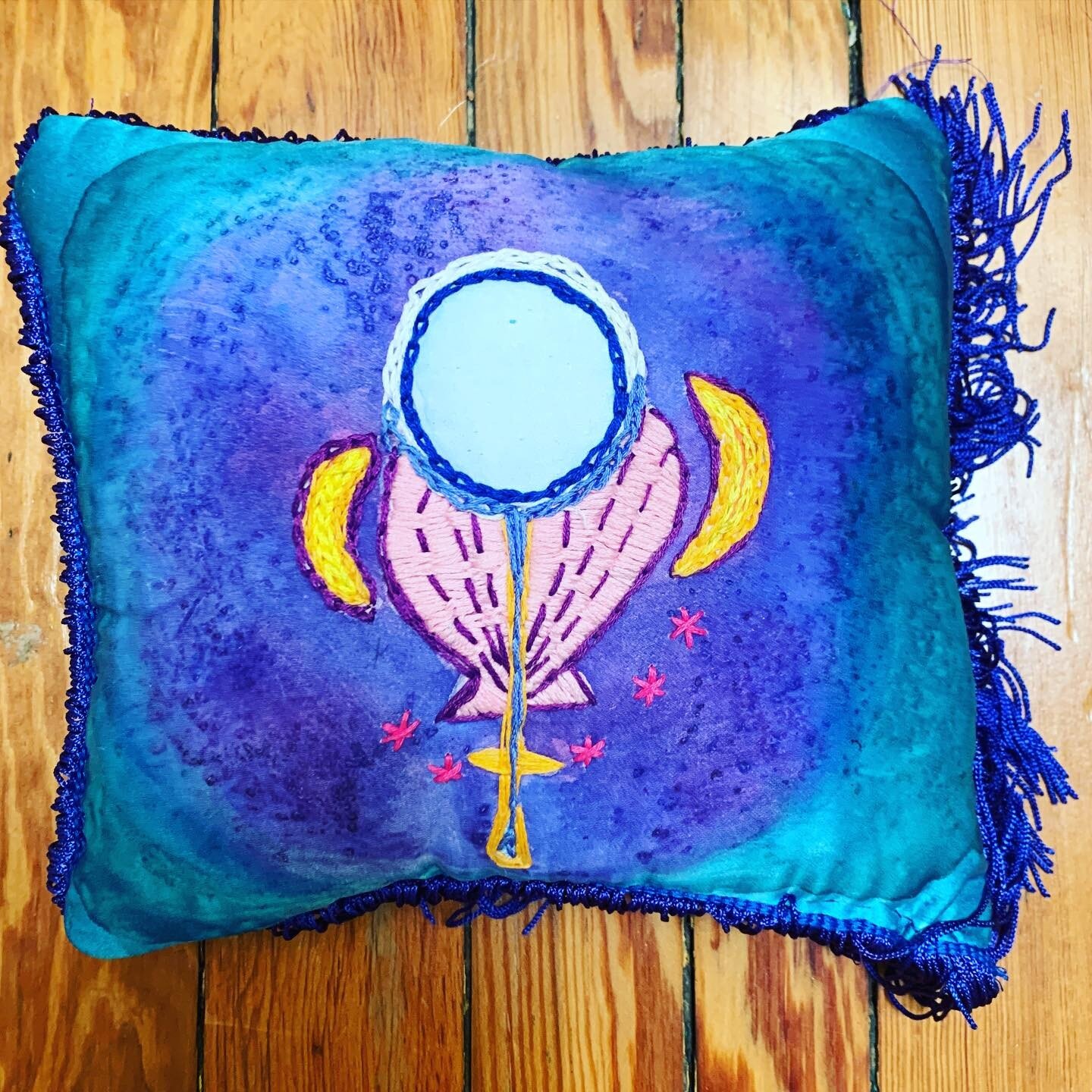 Followed an embroidery pattern by @christijay and added my own flourishes, the back of the pillow is indigo shibori, front embroidery and silk paint on 12mm silk with fringe.