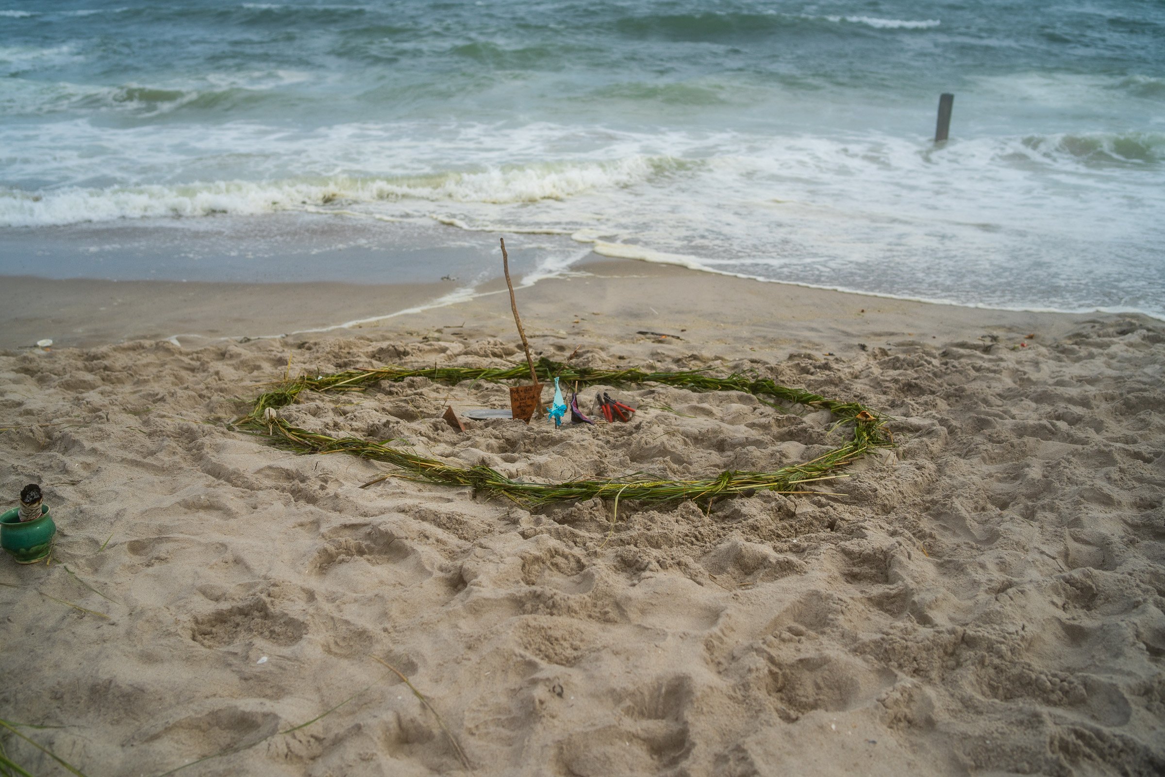 Skye Ruozzi's woven sea grass piece Releasea. Photo by Walter Wlodarczyk