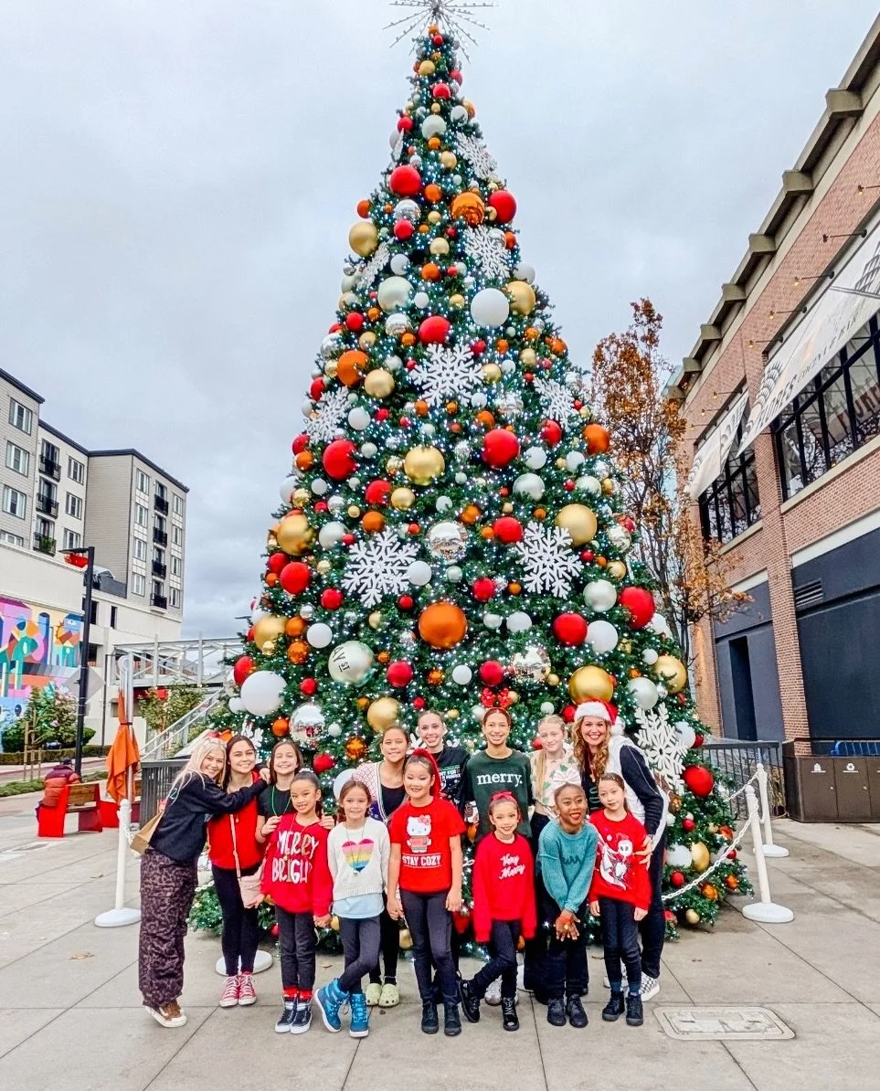 So very merry + bright 🎄✨ The dream team rang in the holidays together dancing for the community at Everyville&rsquo;s Holiday Pop &amp; Shop market. We hope you&rsquo;re all enjoying the most magical time of the year and can&rsquo;t wait to see you