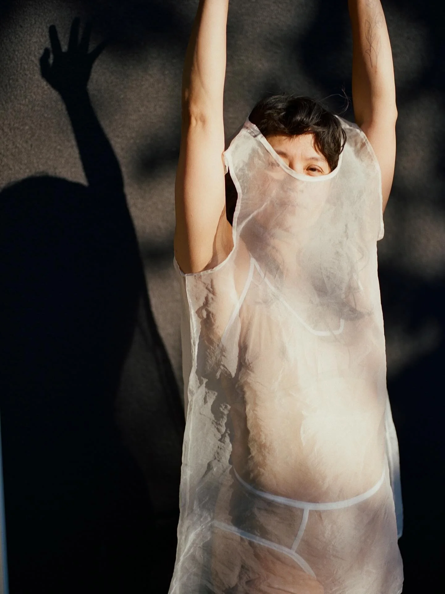 Today in the first HOW TOO class I'll start as I always do-- talking about bodies.

If we're taking pictures of people, it's bodies that are in the frame and we need to be in loving (albeit often complicated) relationship with our own bodies before w