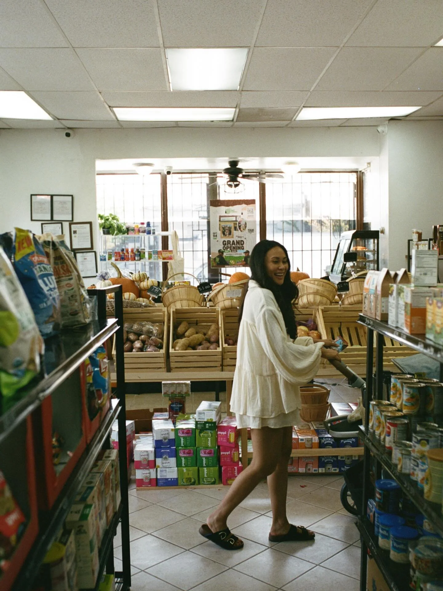 I love grocery shopping. I love grocery stores. I love farmers markets and neighborhood bodegas. 

And I hate self checkout.