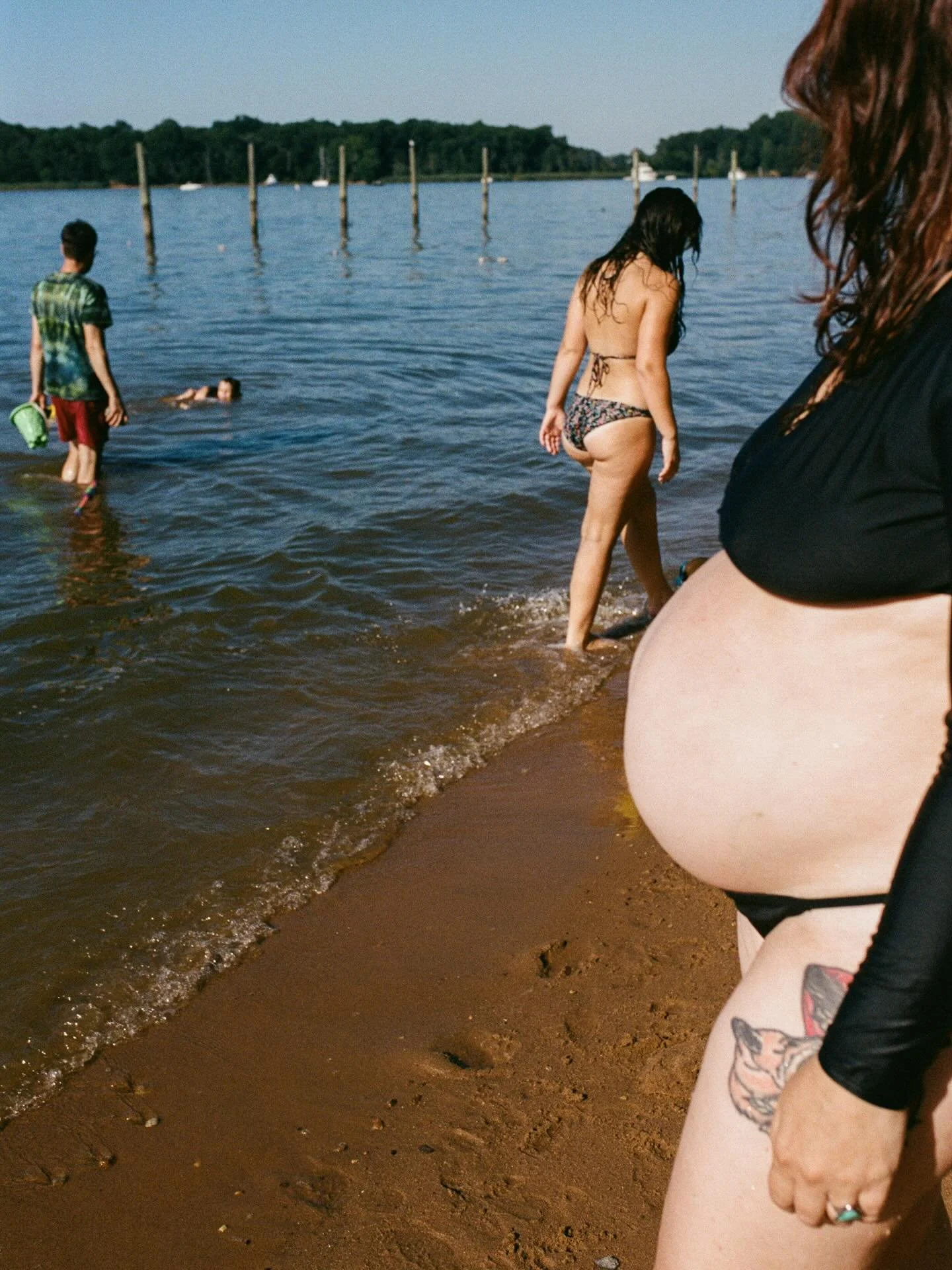 I like that I get to photograph all sorts of families. I like that I get to see how different ones make a life, how they craft a day.

But there's also a lot of joy when I get to photos family a lot like my own- so many kids, so many ages. I'm at hom