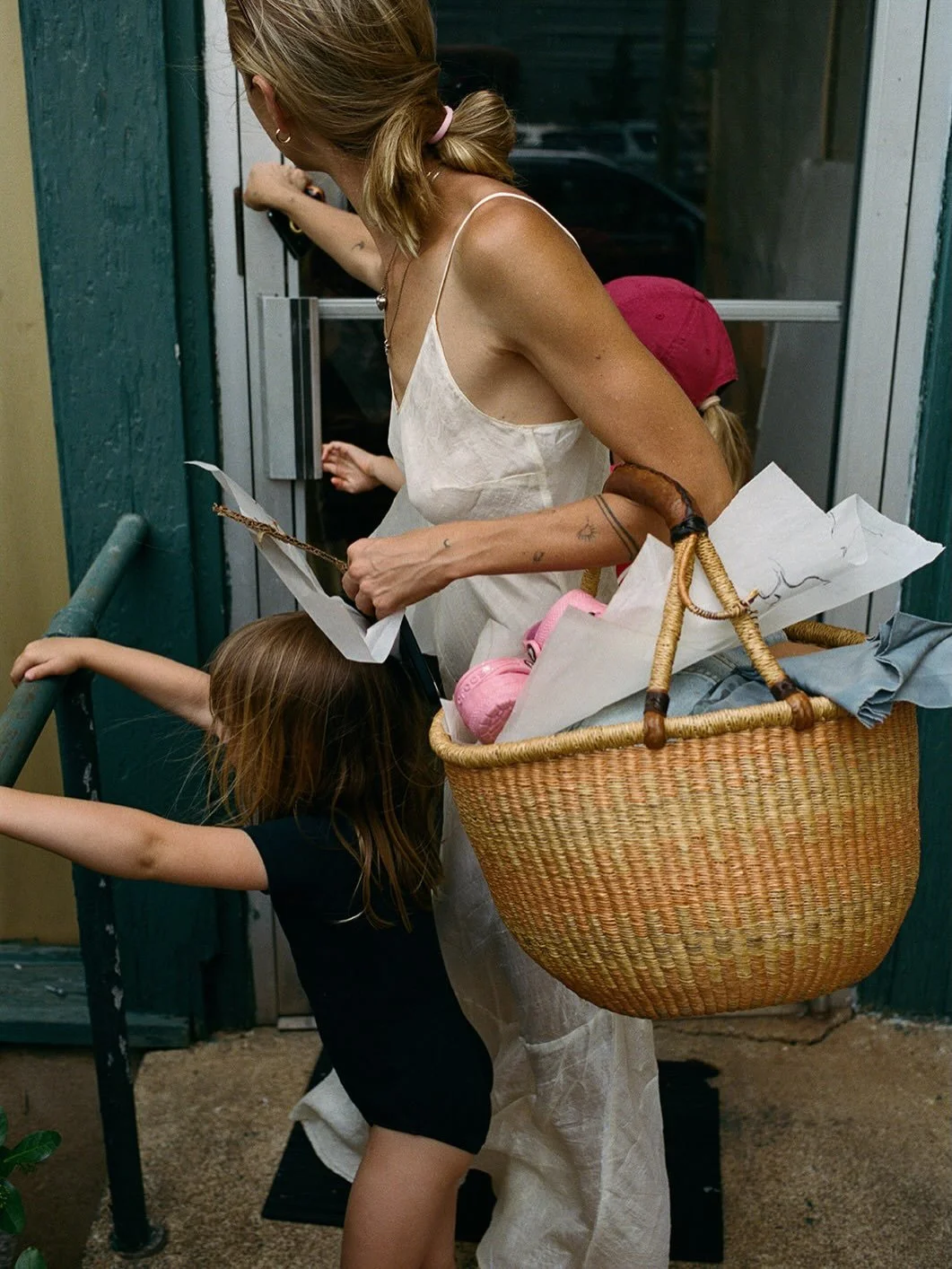 The things they (she) carry (carries).

***
Booking sessions in the DMV, Denver, Philly, Austin and NYC for late summer and fall. 
Reach out if you want to make pictures together this year.