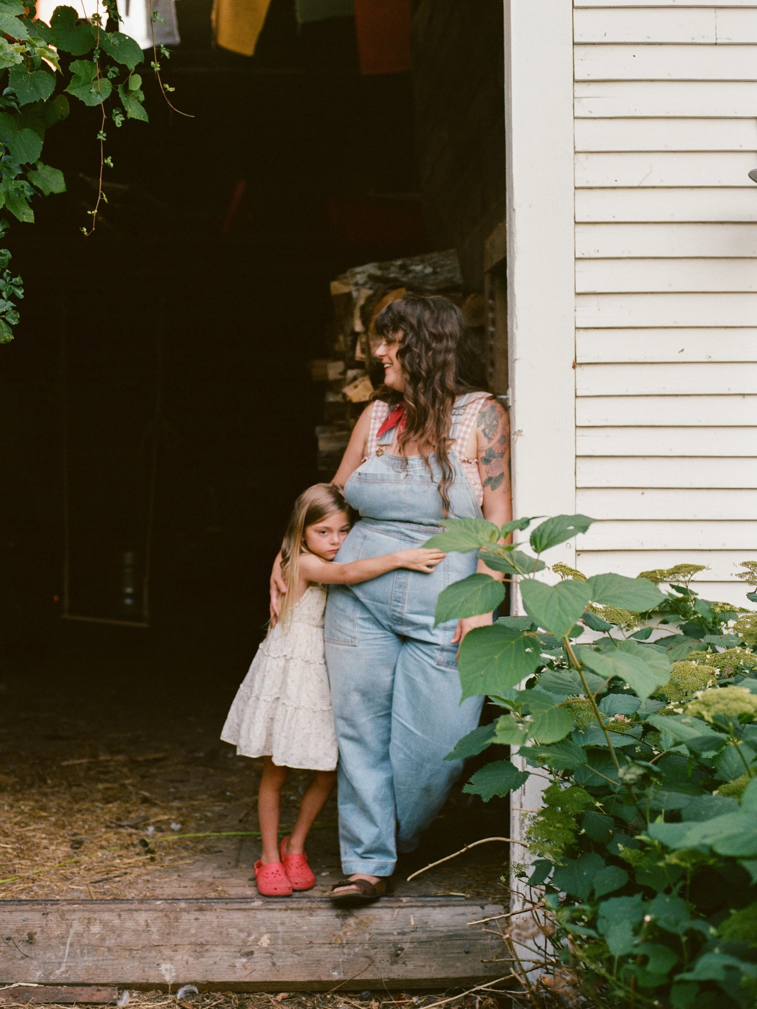 Mid-Coast and Portland, Maine folks!

I've got a last minute opening for a session  the afternoon/ evening of Friday, September 25th. This Friday!

If you want to make some pictures together, reach out.

Photos from last year when I wove around the c