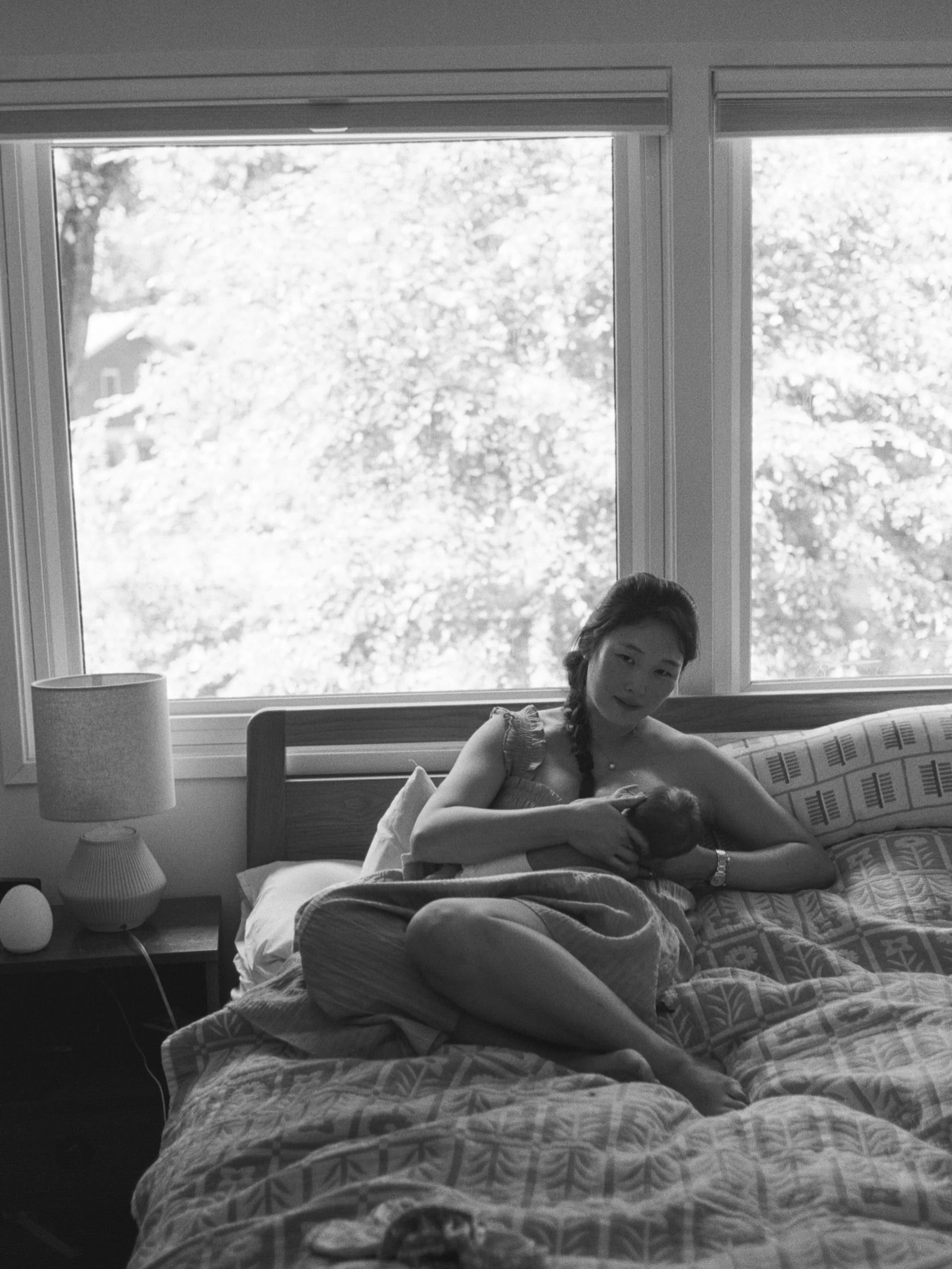 Stories of the first days.

Newborn film session at home.