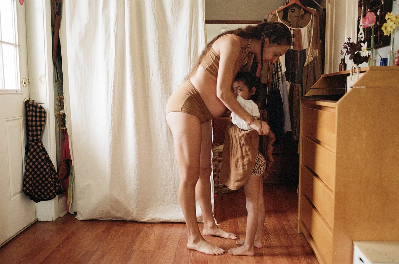 maternity session at home in northern virginia