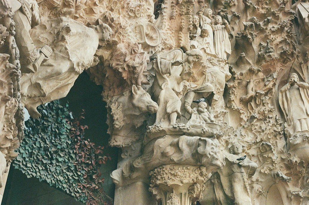 barcelona, en la fotograf&iacute;a cinematogr&aacute;fica (june 2022) 

&hearts;︎

camera: canon ae-1