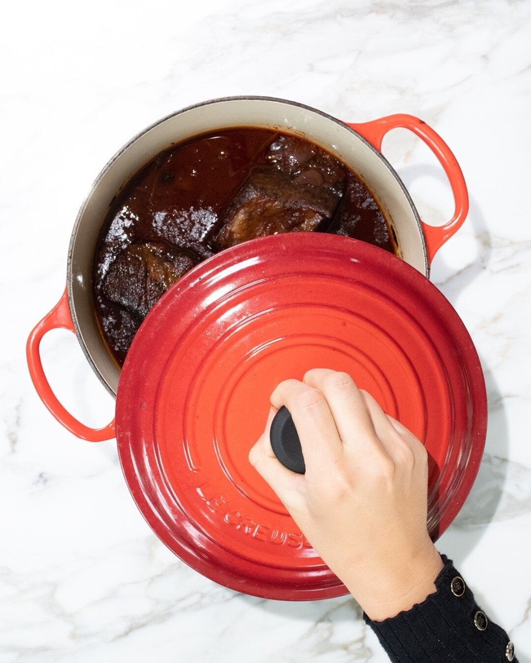 Want another secret on how to change up the traditional corned beef and cabbage? 🤫 

I told you how to change up the cabbage, and now it&rsquo;s time for the beef!

For St. Patty&rsquo;s Day this year, I am using my super versatile braised short rib