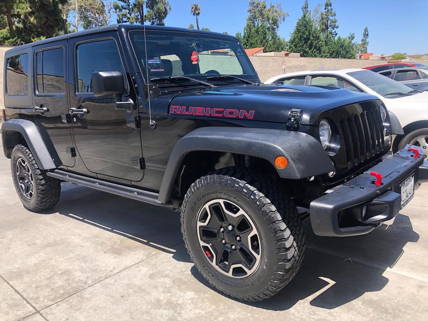 Another Rubicon. Our client had the base model and later upgraded to this version #jeepwrangler #rubicon #thosauto #thosautocollision #letsgooutsideandplay