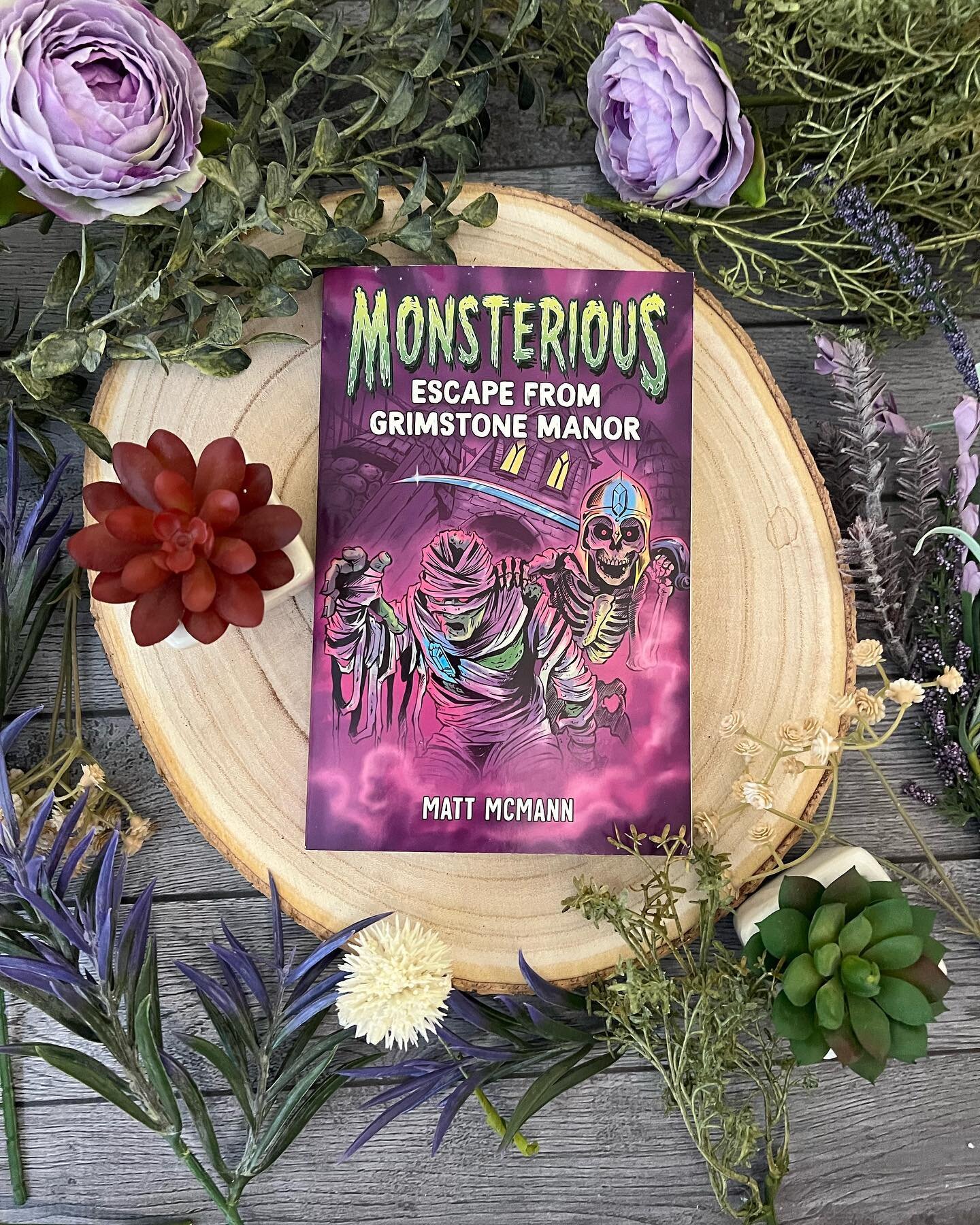 Finished this book yesterday in one sitting! Such a fun read! ✨

#spookymg #middlegradebooks #monsterious #escapefromgrimstonemanor #mghorror