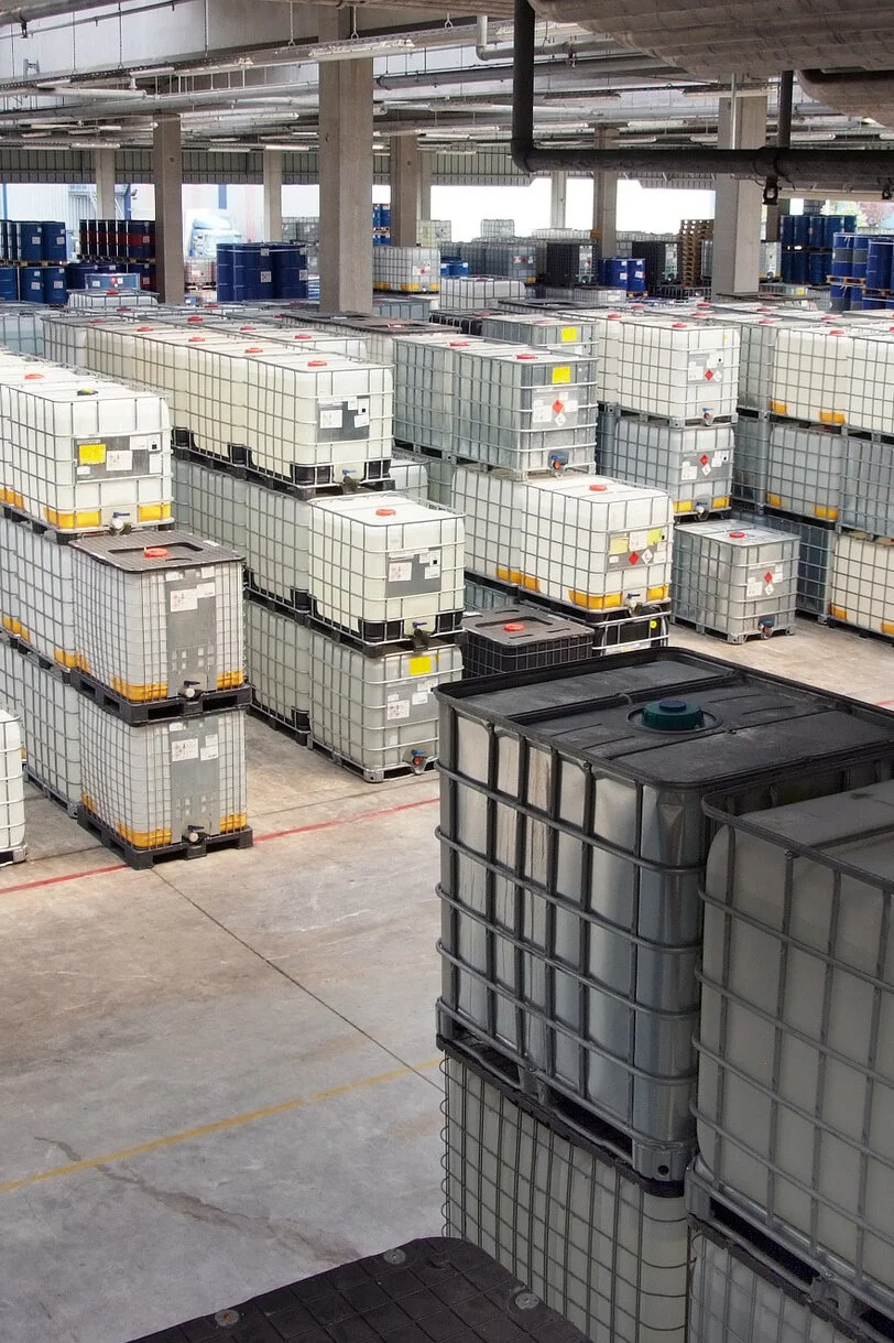 chemical-storage-629651_1920 2-3.jpg