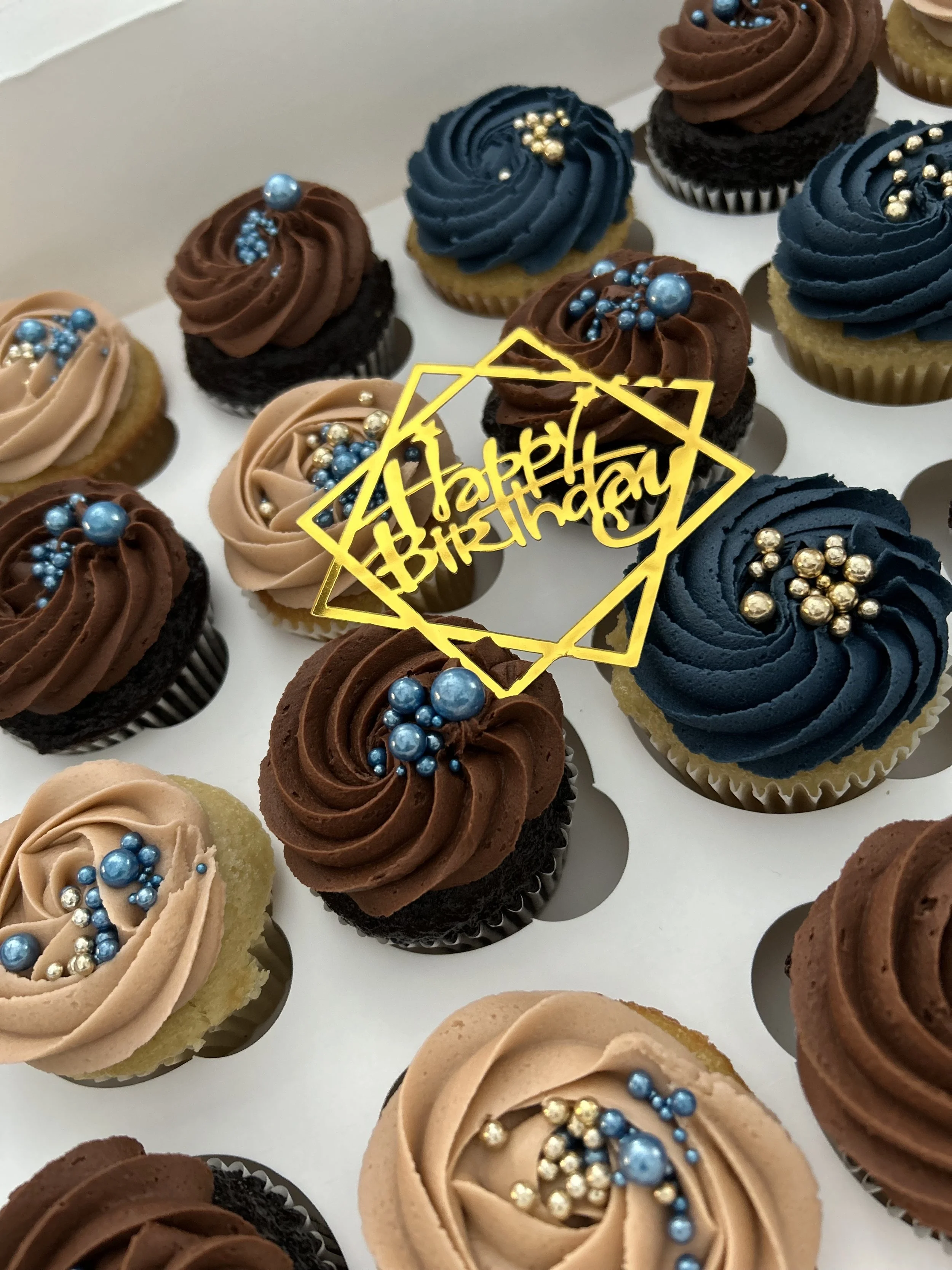 Cheeky Mama Baking Company, Madawaska, ON Canada, Custom Cupcakes