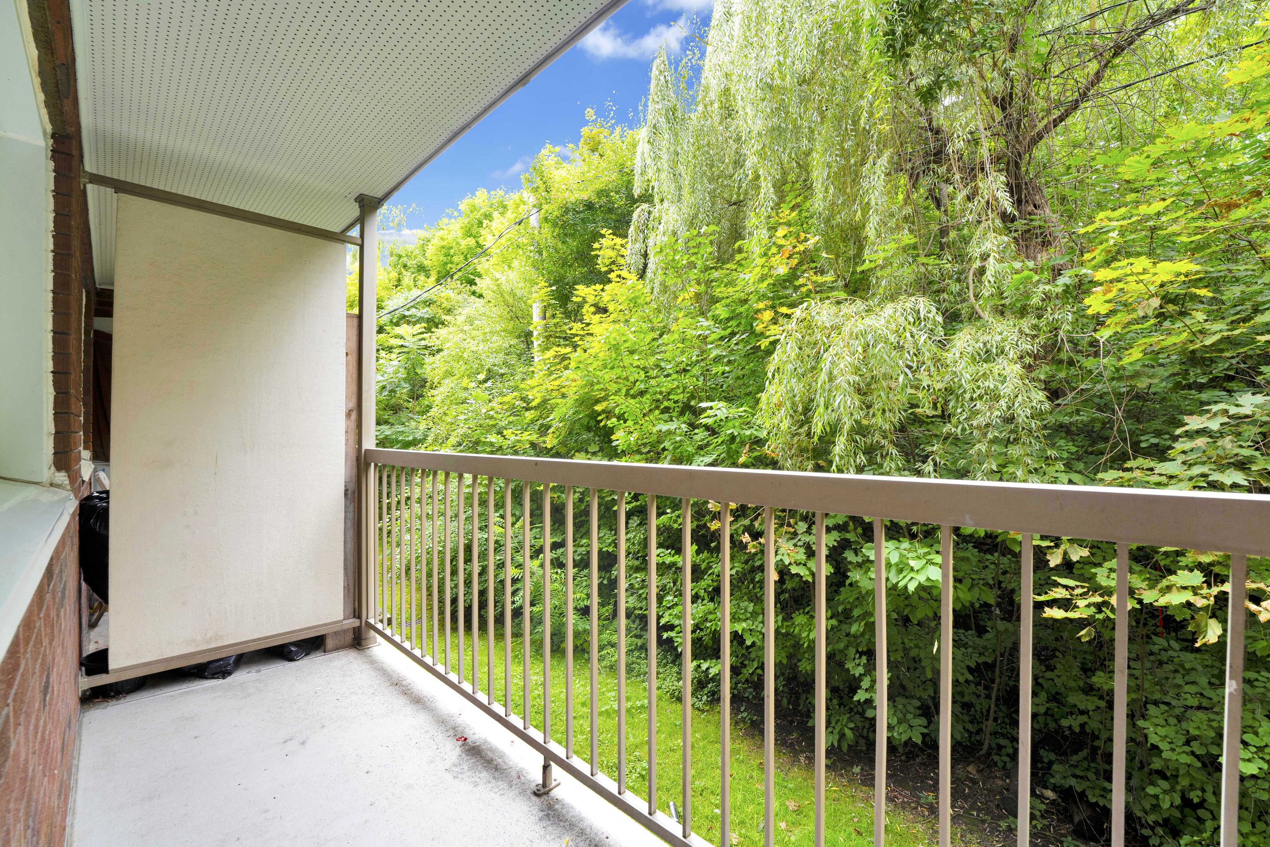 View professional interior and exterior real estate photography for 40, 45, and 55 Charles-Albanel apartment residences in Mont-Bleu, captured by Nvision 3D. See high-quality visuals that showcase multi-family rental properties.