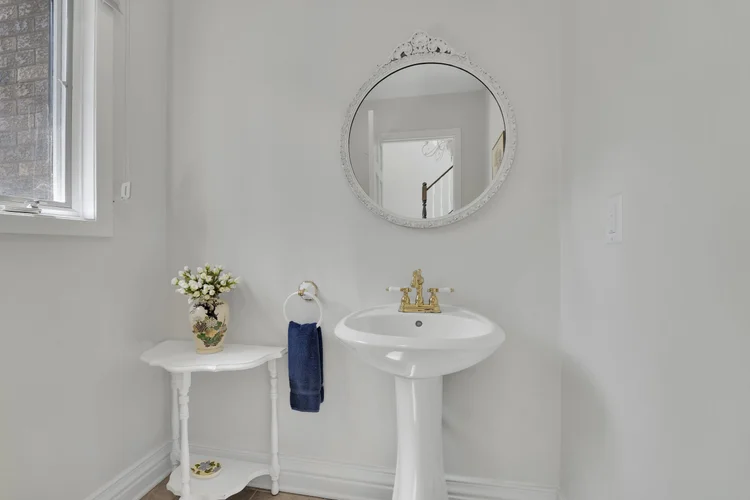 5468 Torbolton Ridge property photograph 66