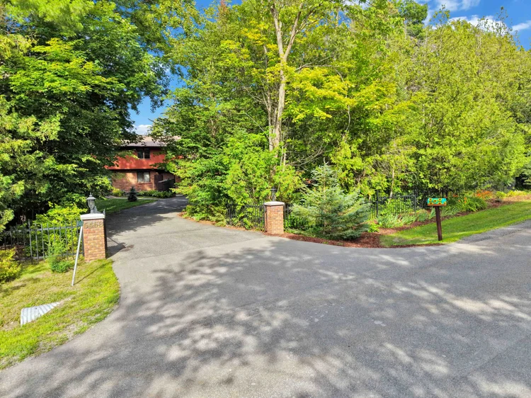 5468 Torbolton Ridge property photograph 145
