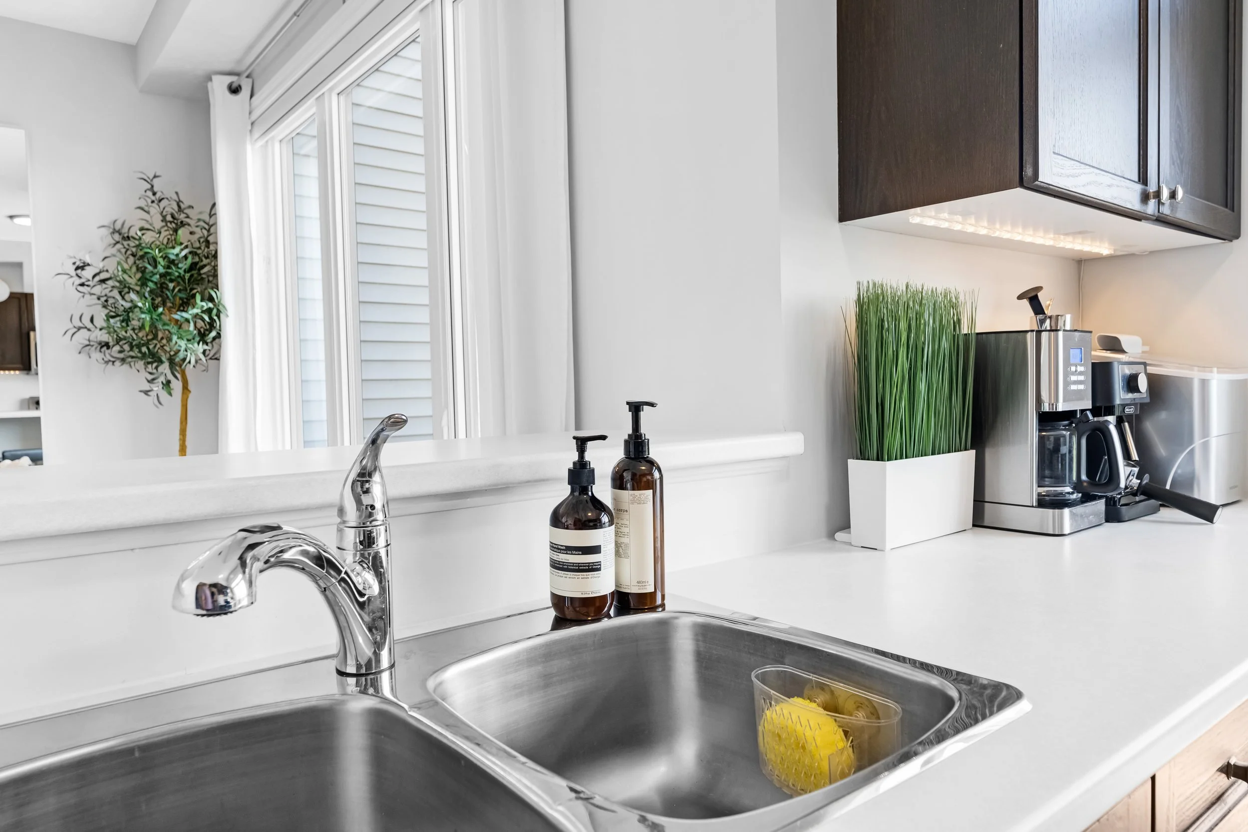 Ottawa Airbnb Photography 618 Bellatrix Walk