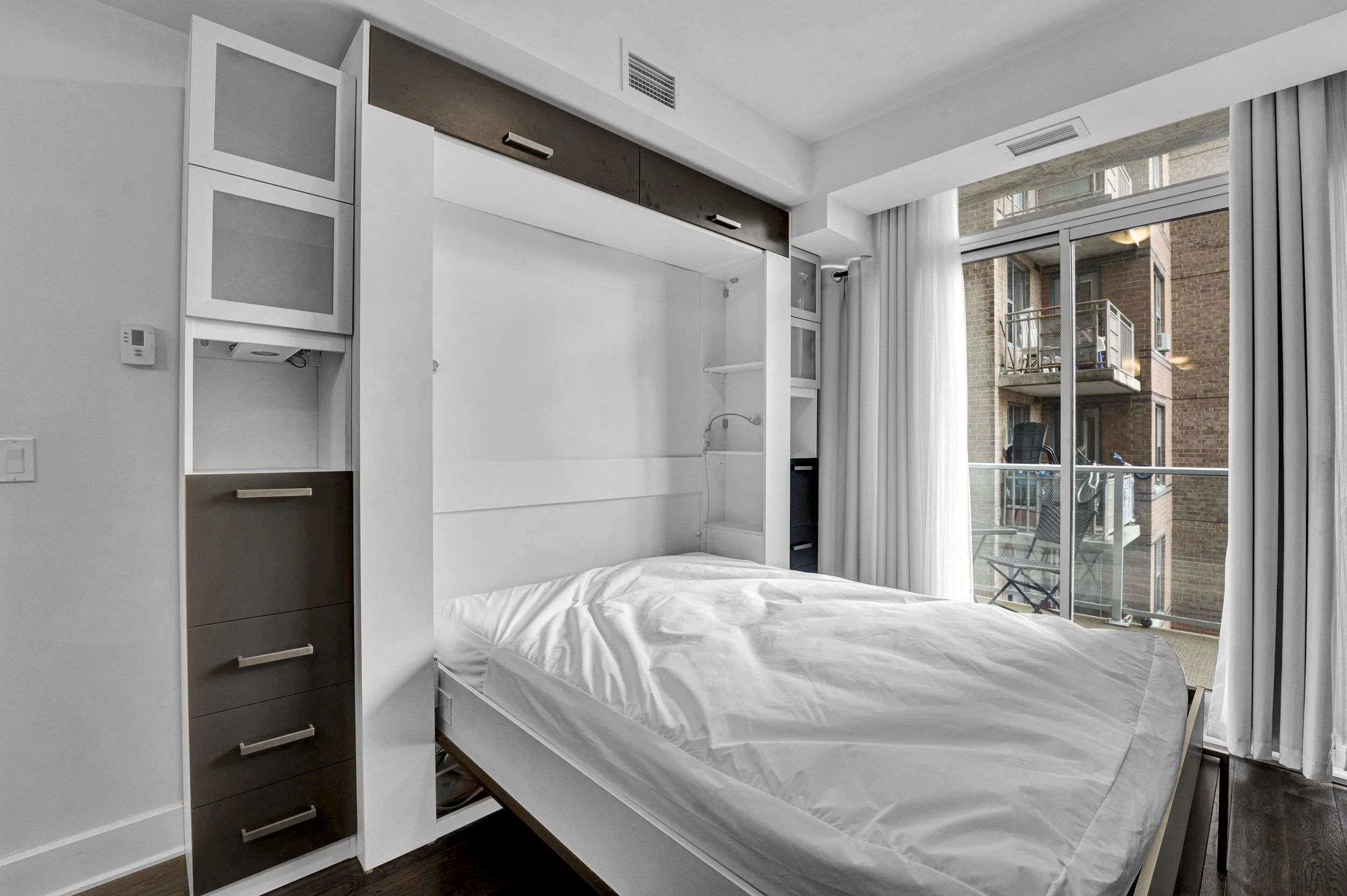 255-bay-street-unit-309-bedroom