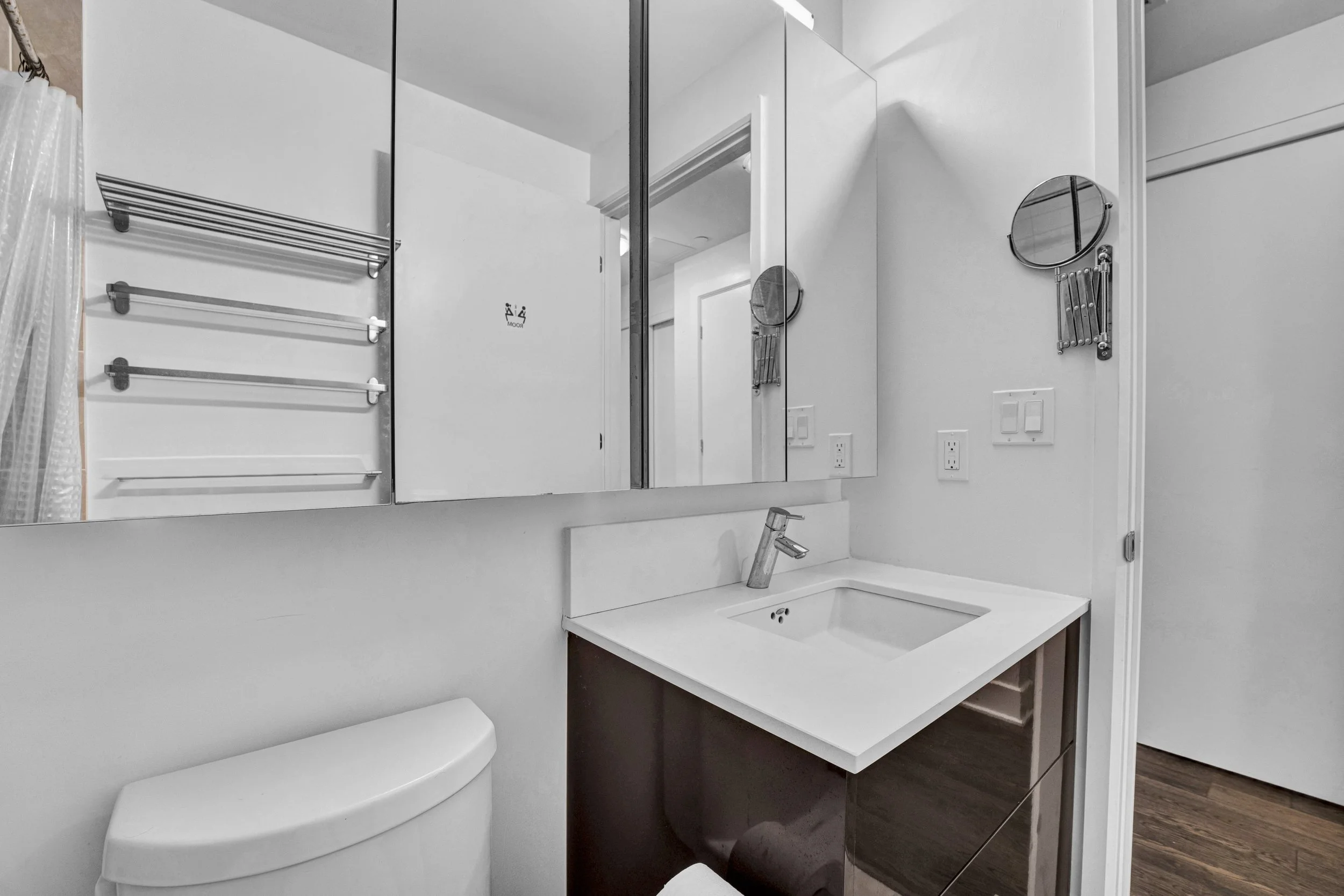 255-bay-street-unit-309-bathroom
