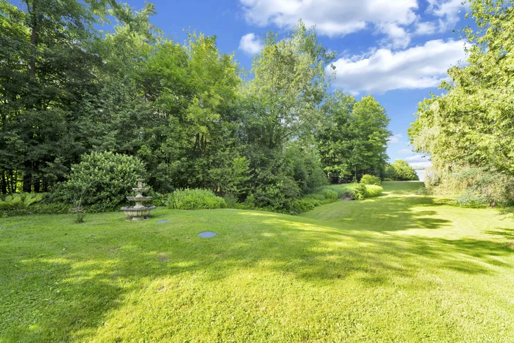 5468 Torbolton Ridge property photograph 165