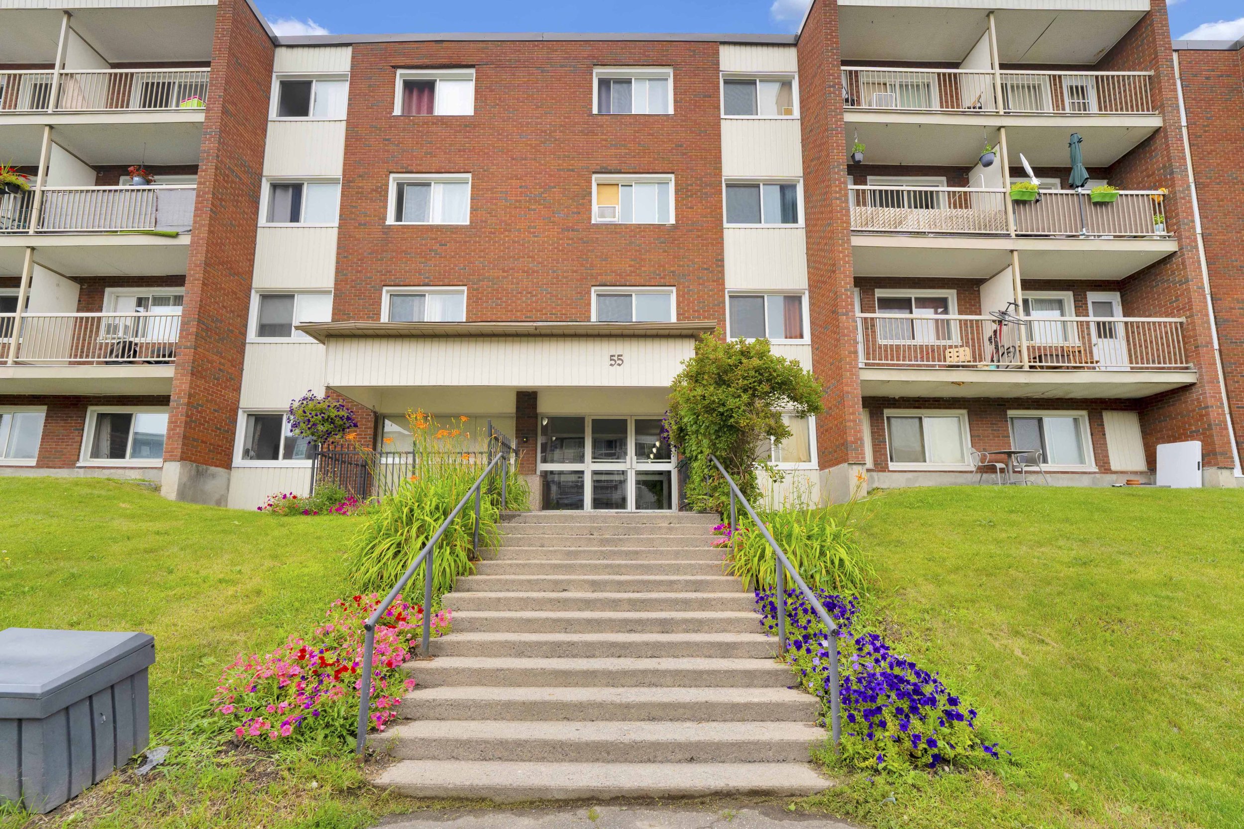 Featured Properties: 40, 45, and 55 Charles-Albanel

Services Provided: High-Definition Interior & Architectural Photography

Location: Mont-Bleu / Outaouais Region
