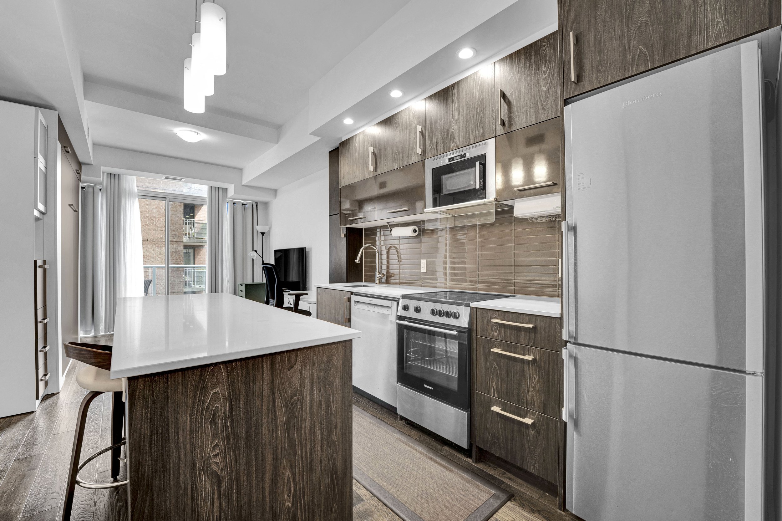 255-bay-street-unit-309-kitchen
