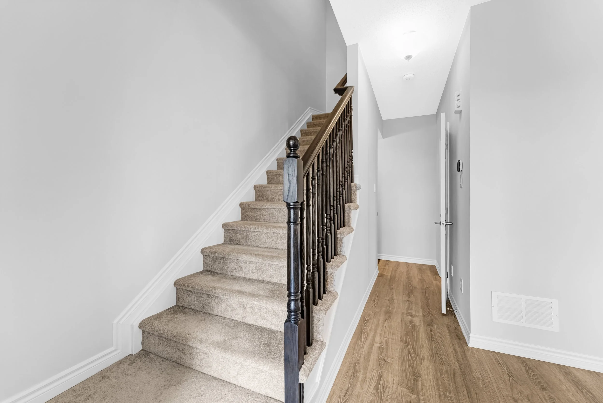 Ottawa Airbnb Photography 618 Bellatrix Walk