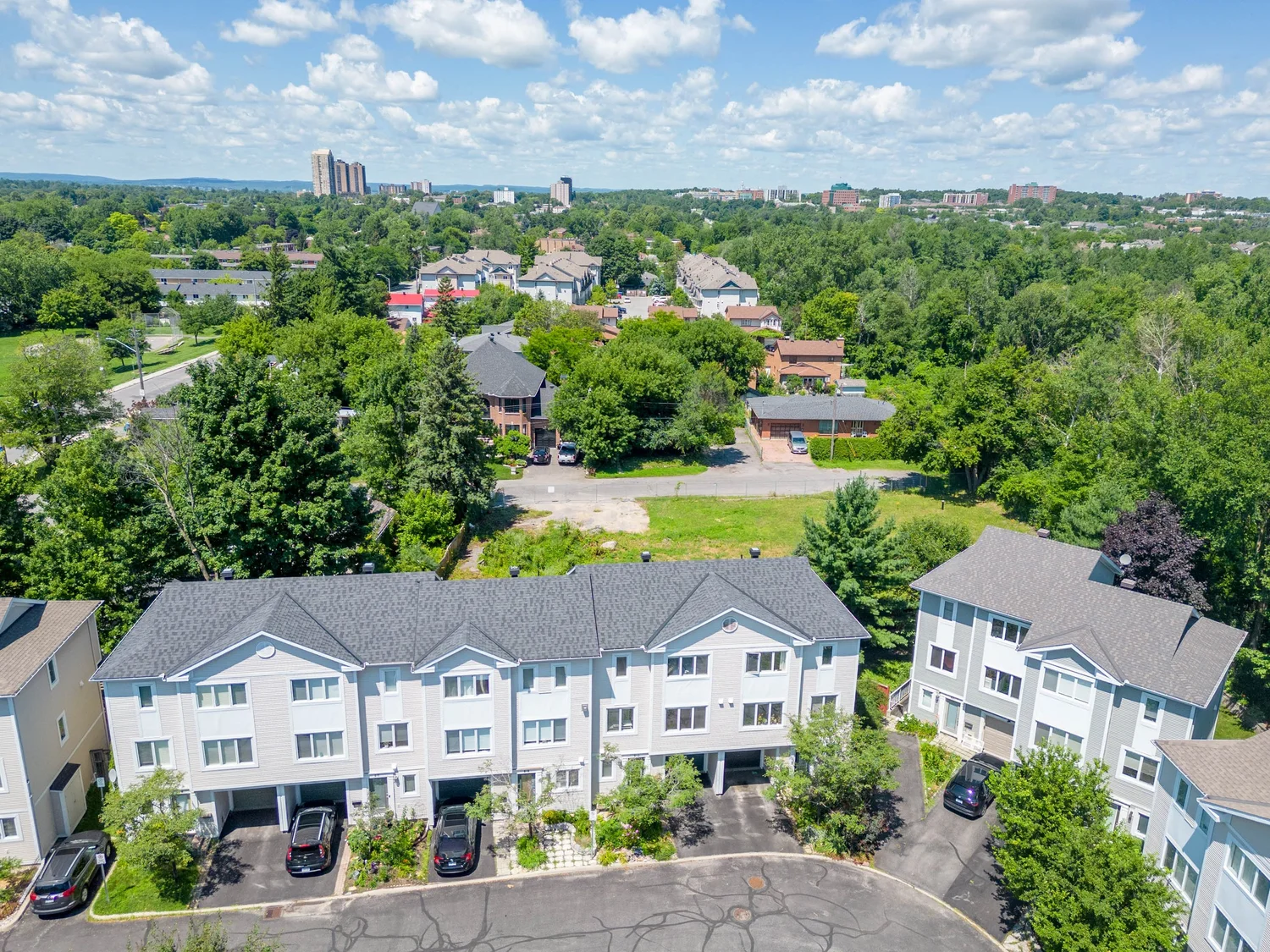 515 Burleigh Private, Carson Grove / Cyrville, Gloucester, property photography by NVISION 3D — view 1