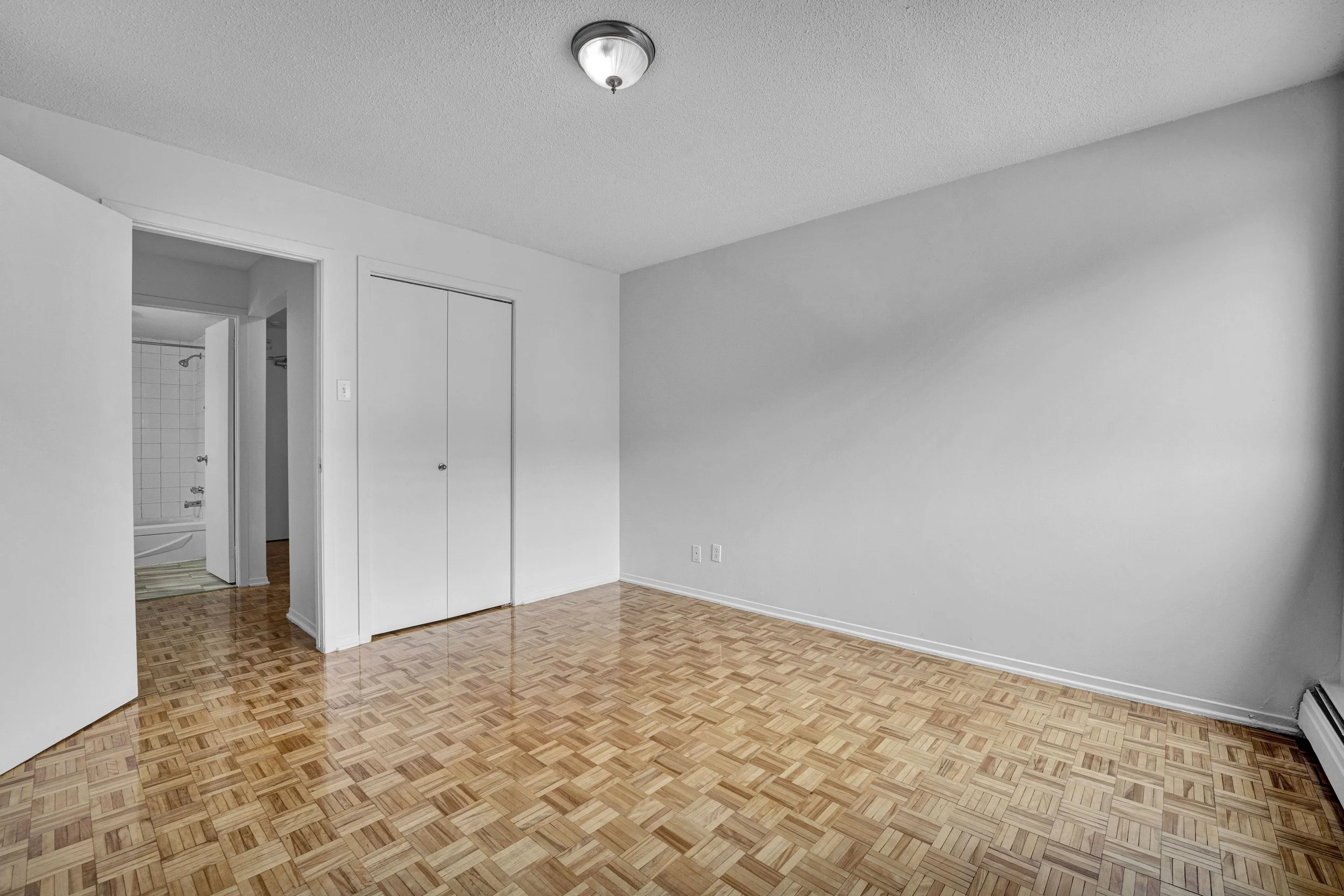 Welcome to the photography portfolio for 40, 45, and 55 Charles-Albanel, located in the Mont-Bleu area. Captured by Nvision 3D, this visual gallery highlights the interior layouts, finishes, unit spaces, and common areas of these modern multi-family 