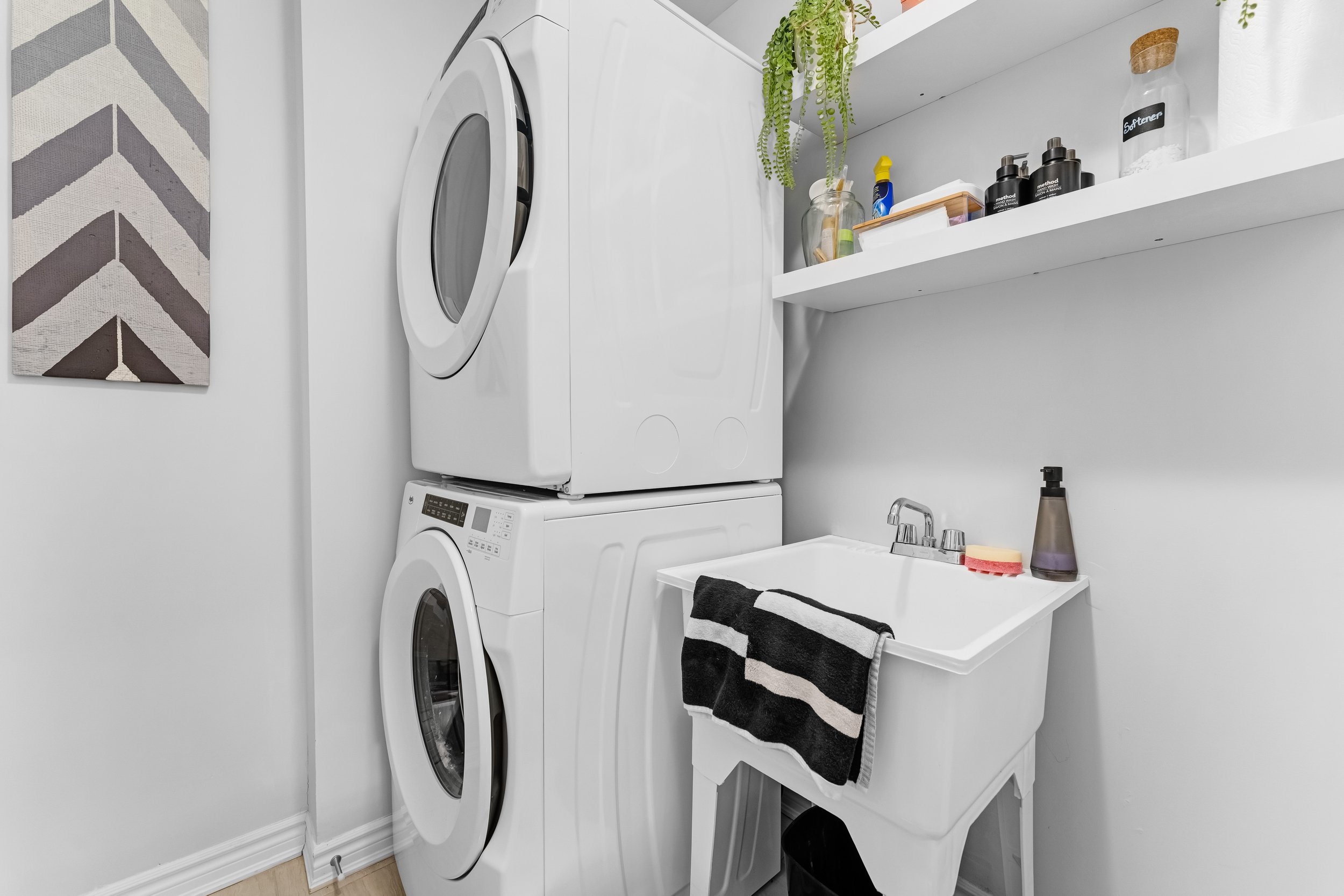 Ottawa Airbnb Photography 618 Bellatrix Walk