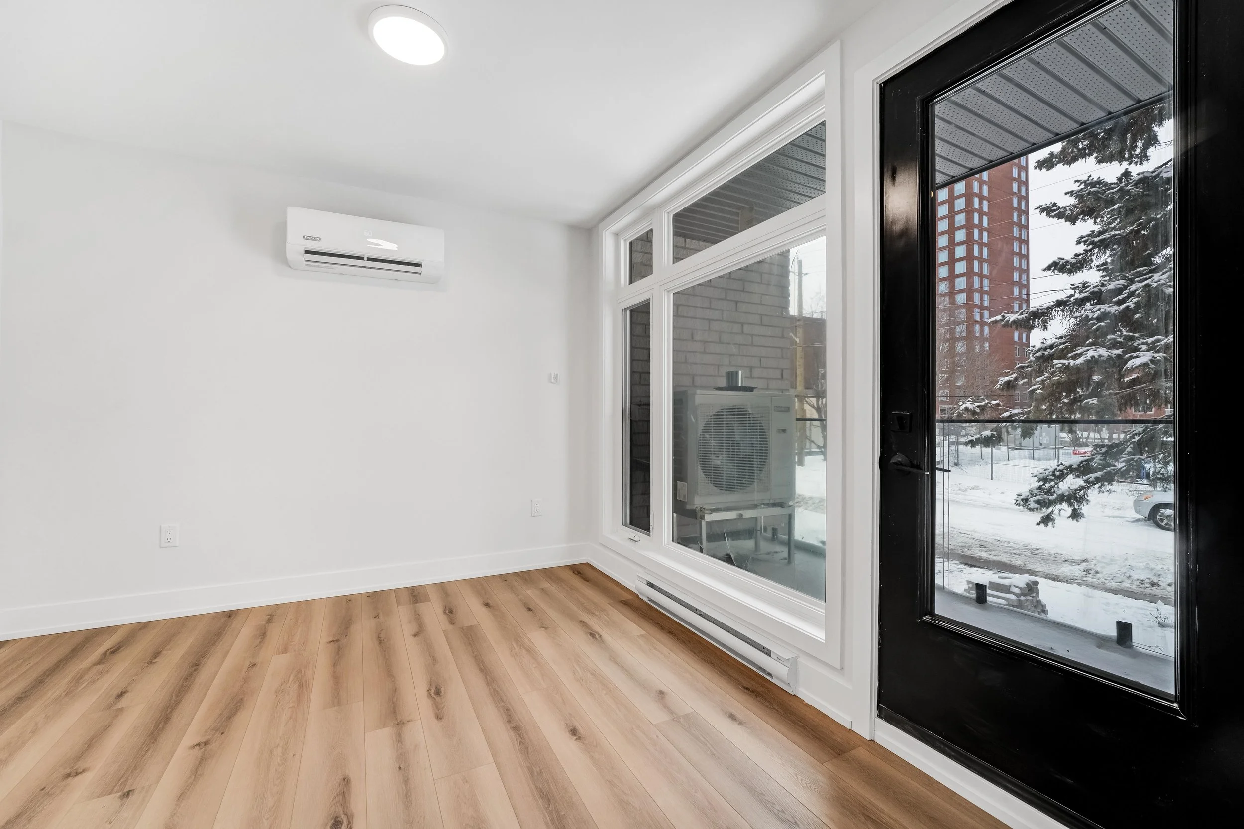 252 Hinchey Avenue Ottawa NVISION 3D Real Estate Photography9.jpg