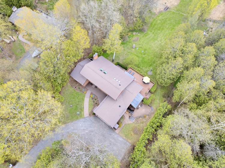 5468 Torbolton Ridge property photograph 8