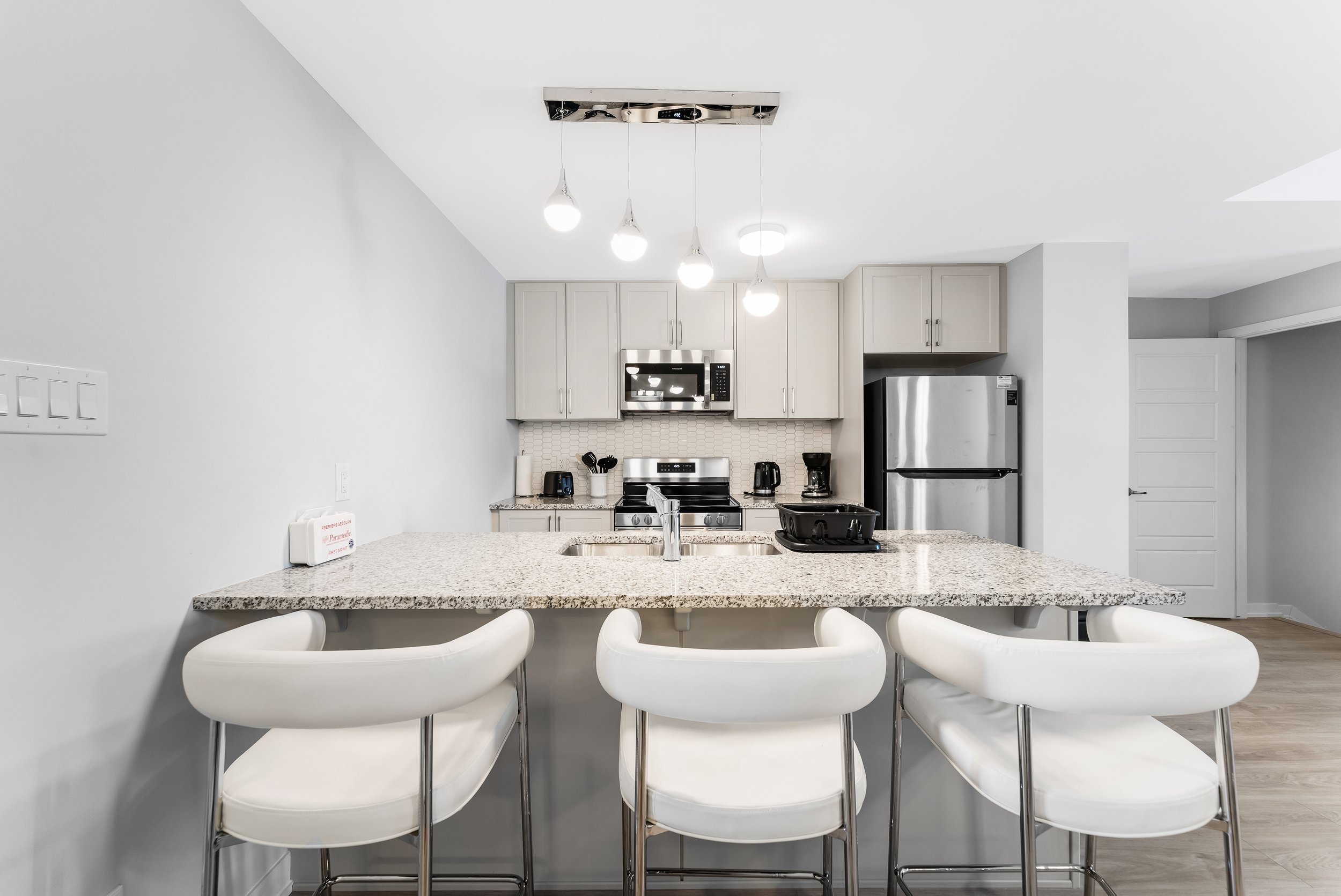 608 Parnian Private Real Estate Photography Ottawa NVISION 3D