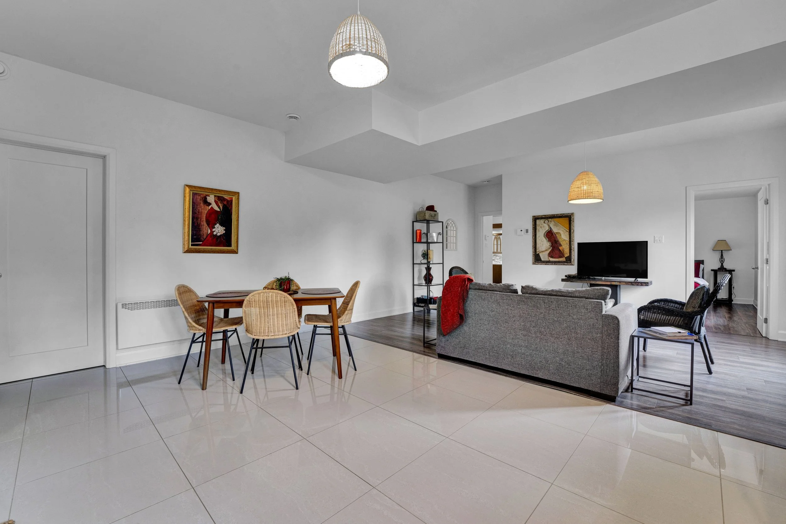 Val-Des-Monts Real Estate Photographer