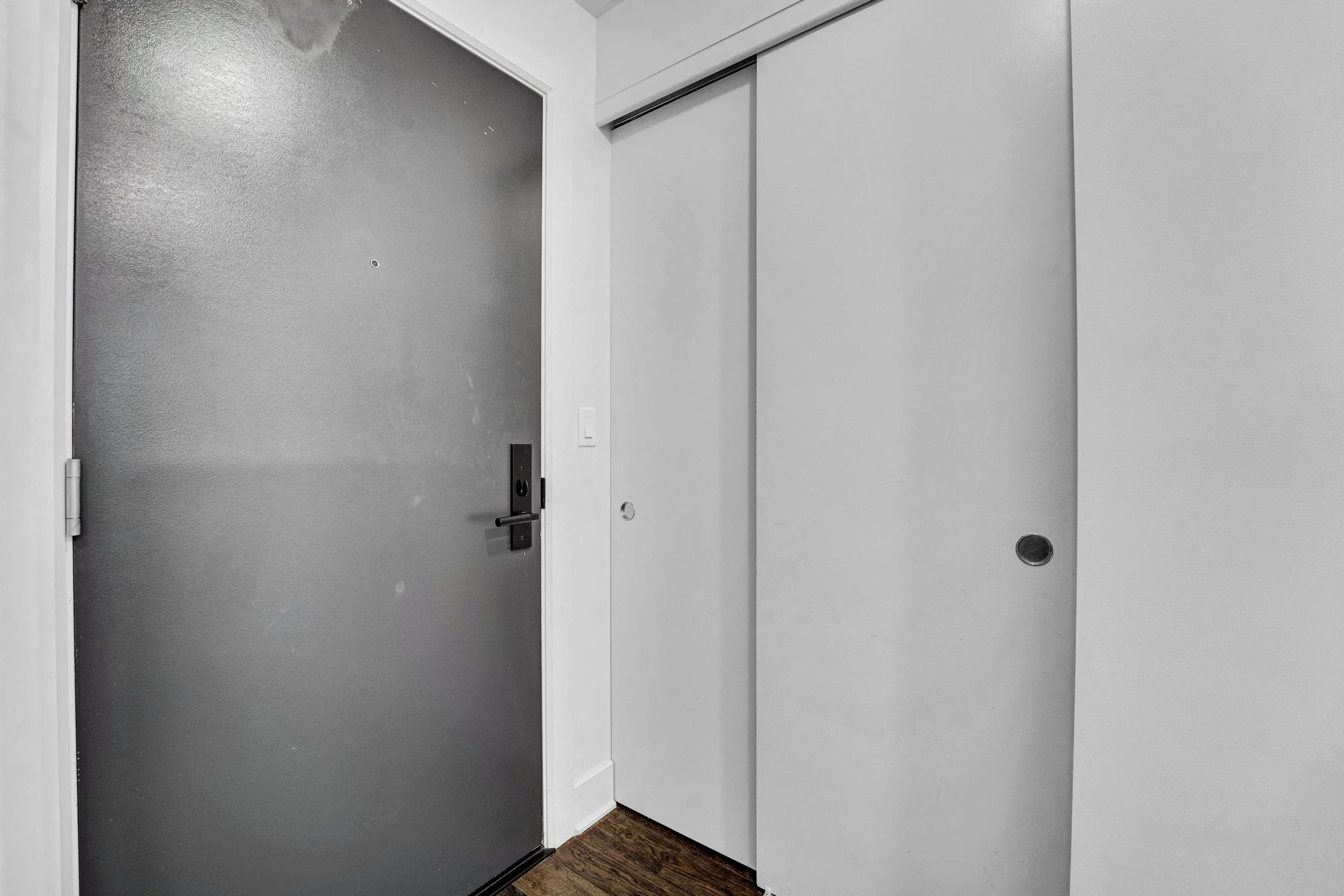 255-bay-street-unit-309-entance