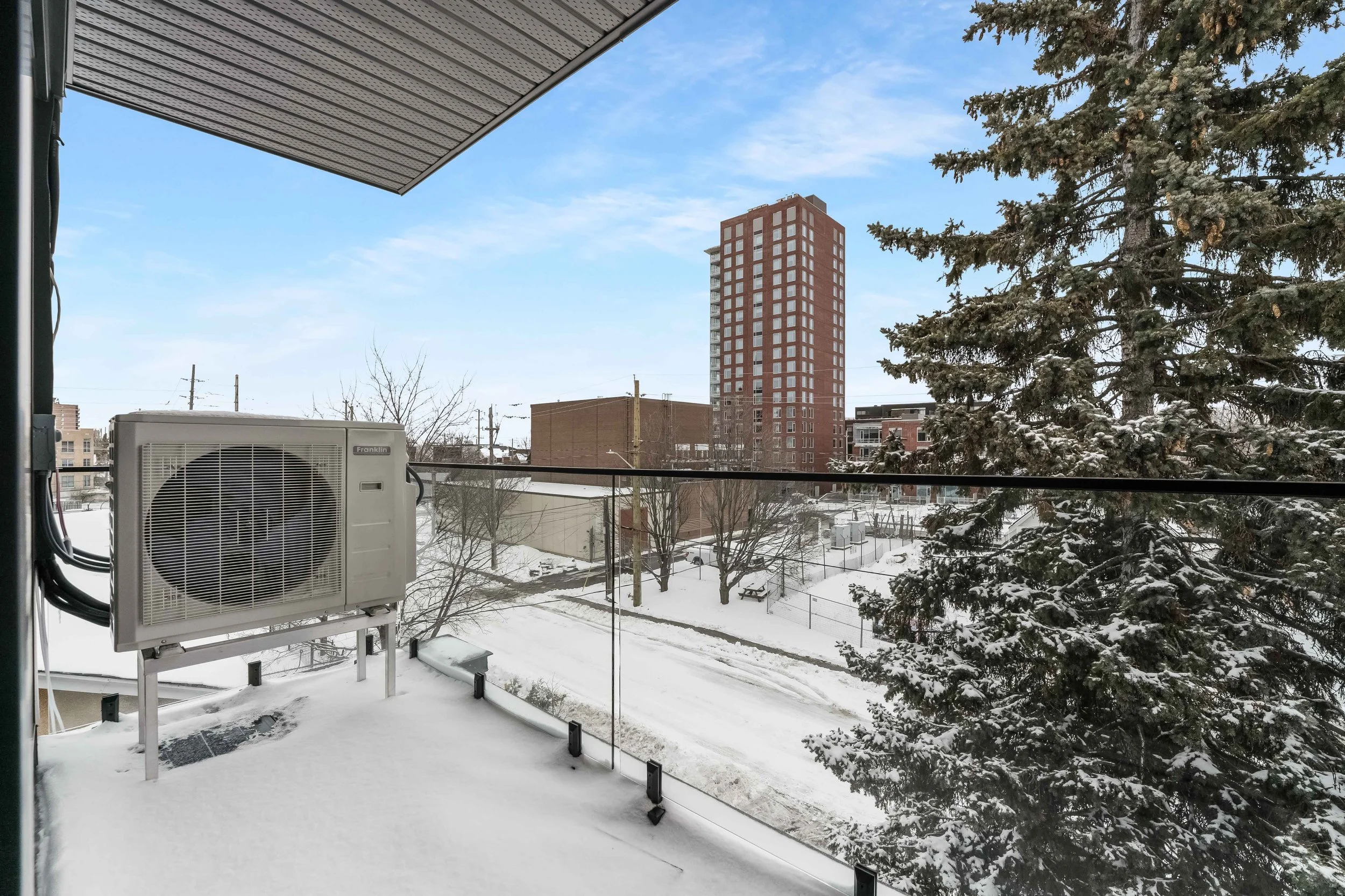 252 Hinchey Avenue Ottawa NVISION 3D Real Estate Photography12.jpg