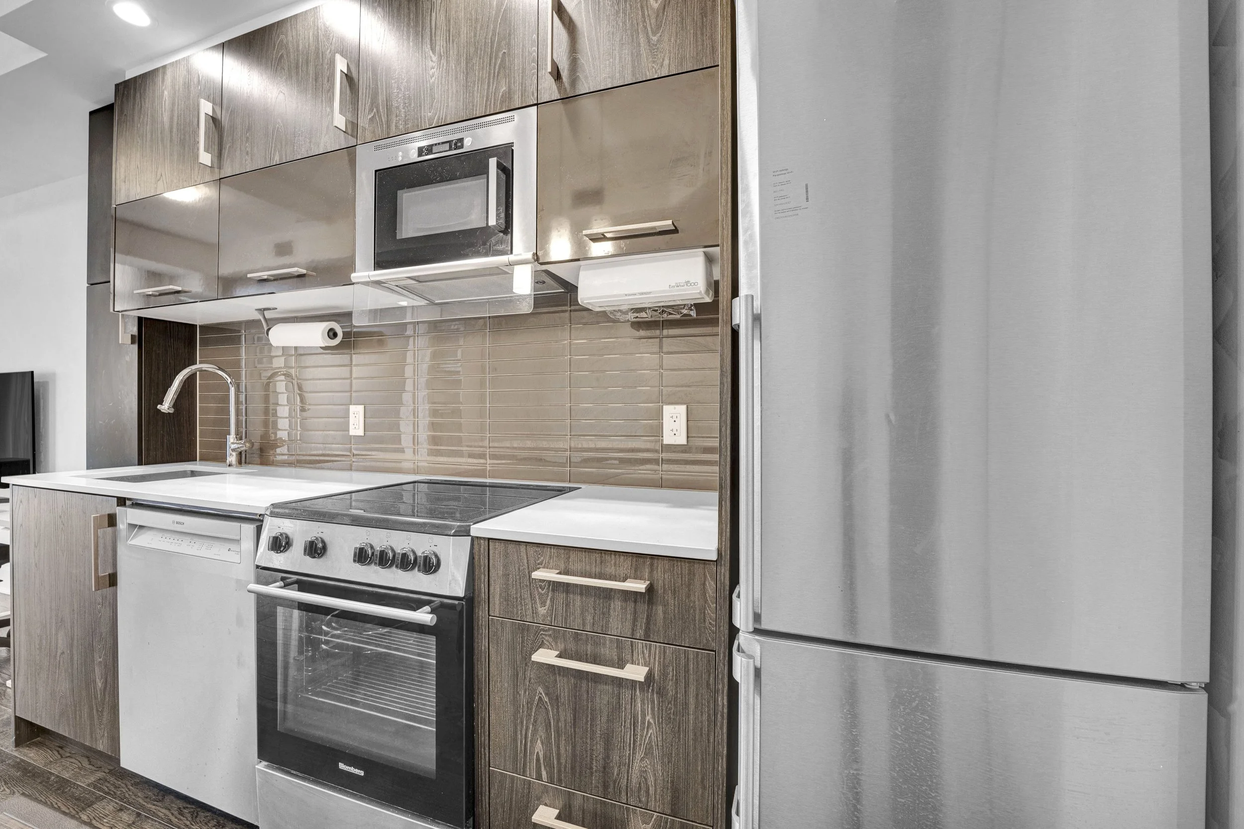 255-bay-street-unit-309-kitchen