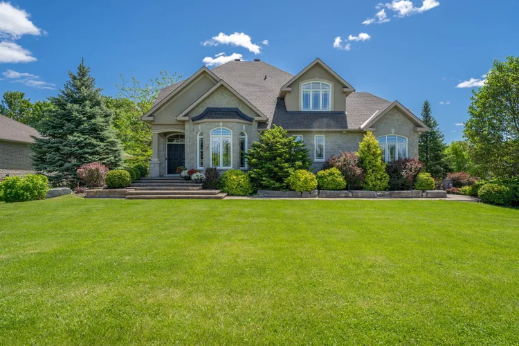 6892 Lake Forest Walk property photograph 3