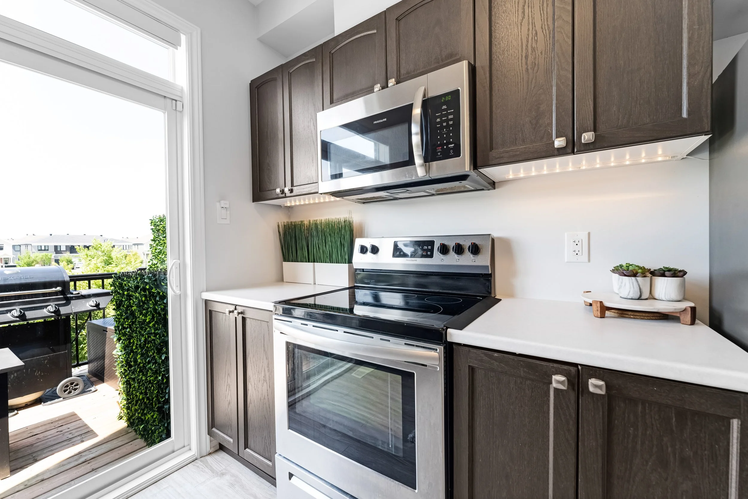 Ottawa Airbnb Photography 618 Bellatrix Walk