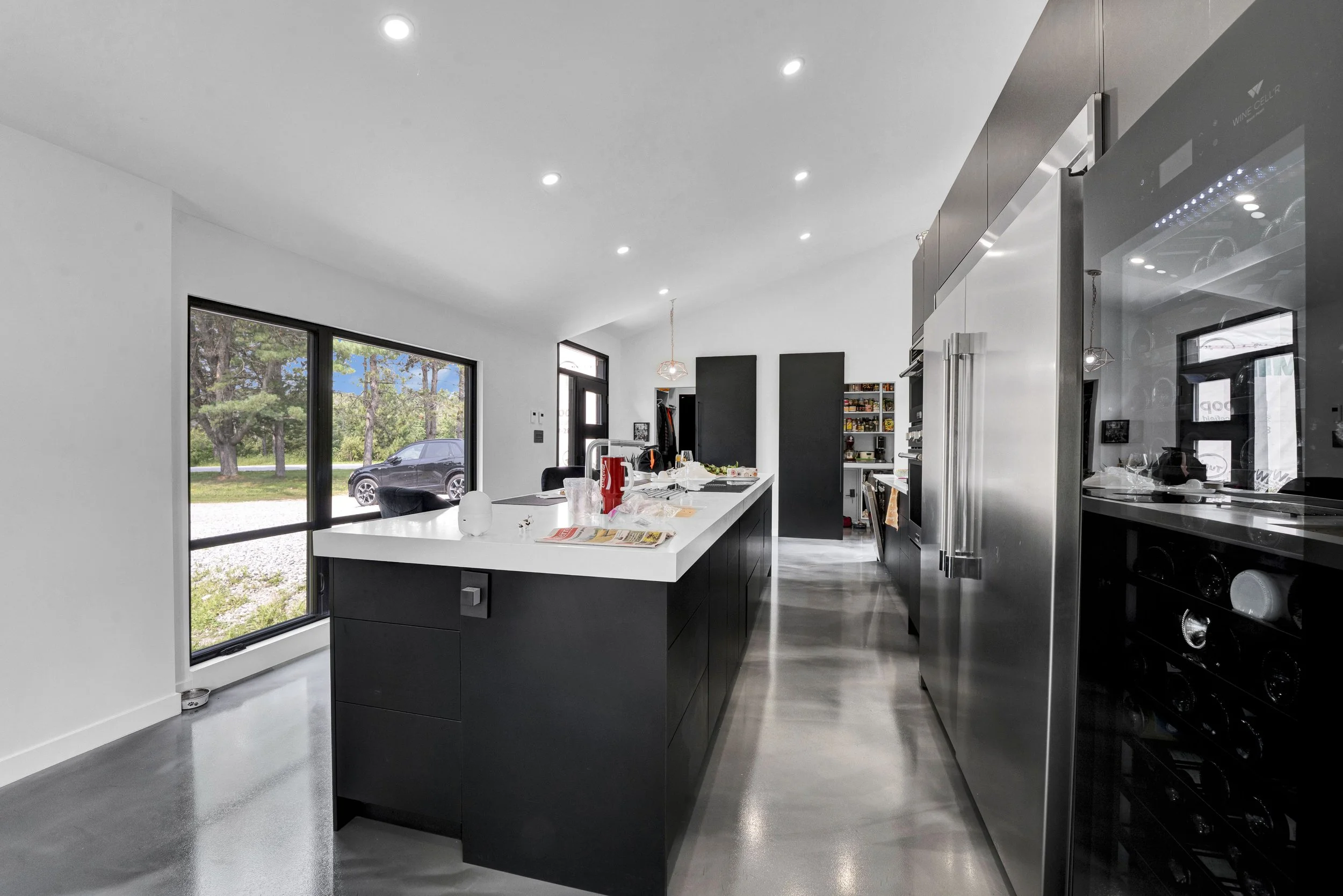 Service de photographie immobilière professionnelle à Bouchette et dans la Vallée-de-la-Gatineau. Photos HDR haute définition, prises de vue par drone et visites virtuelles pour valoriser vos propriétés et accélérer vos ventes. Réservez votre séance 